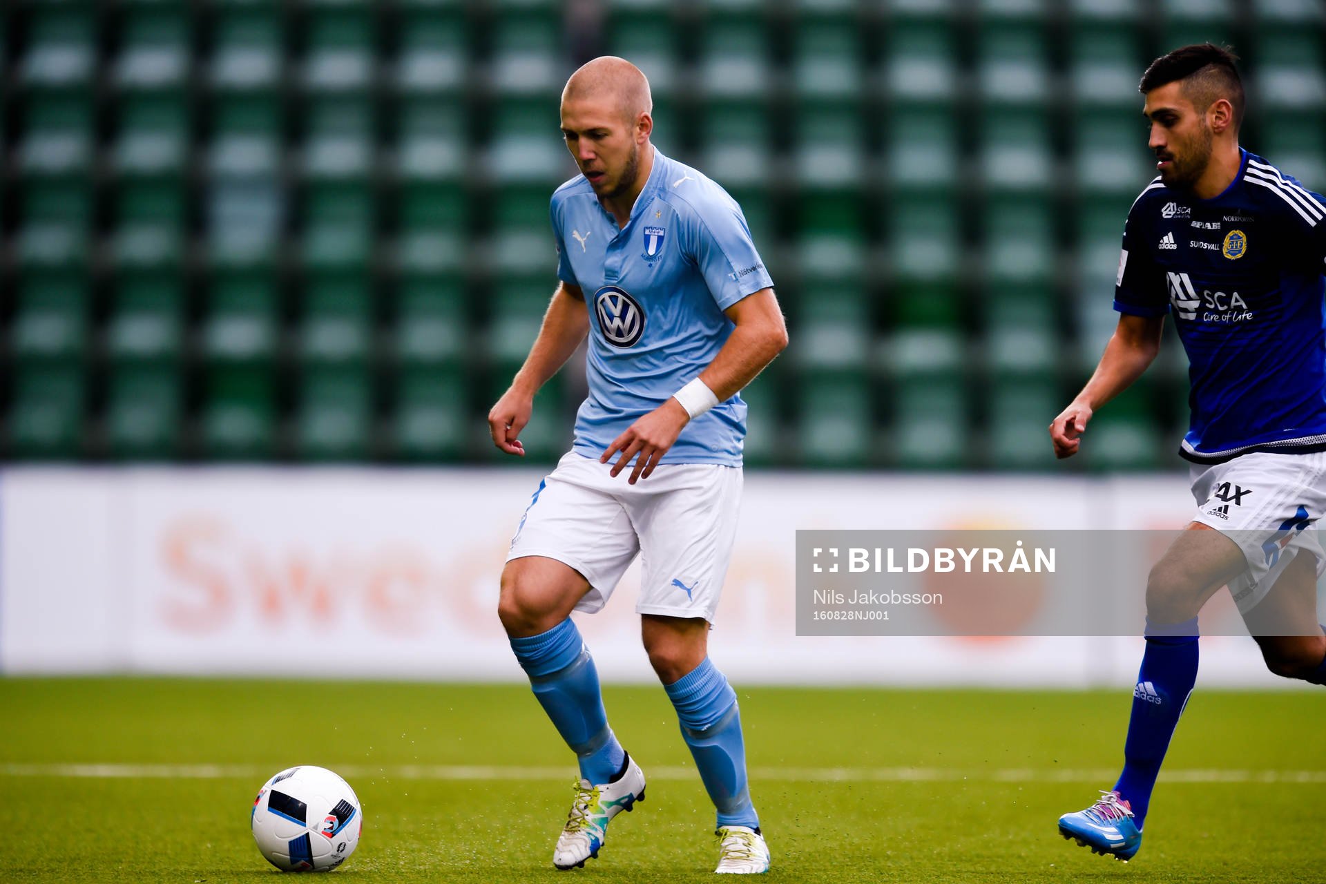 Malmö FFs Anton Tinnerholm och Sundsvalls Stefan Silva