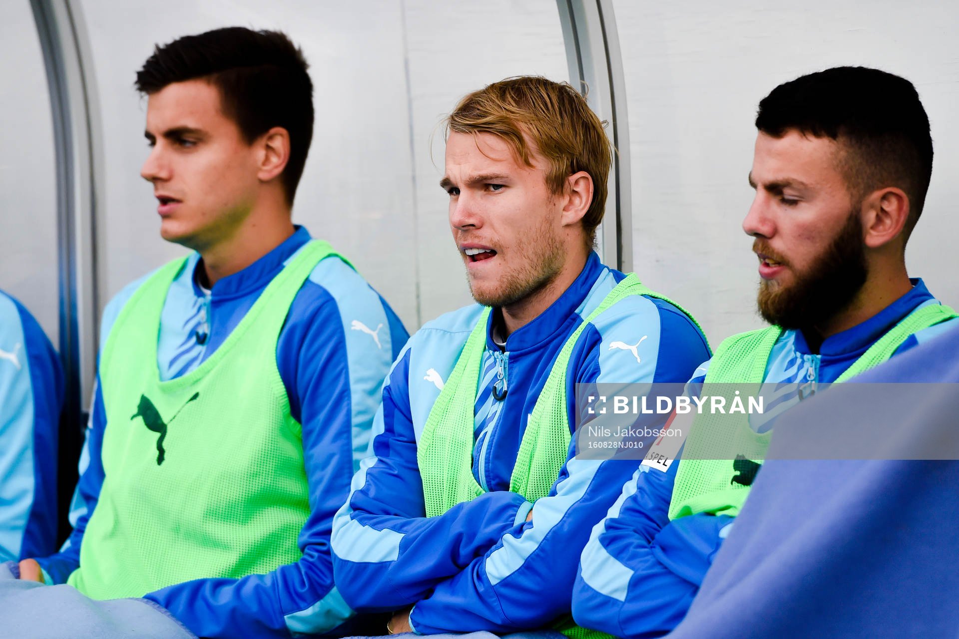 Malmö FFs Oscar Lewicki på bänken