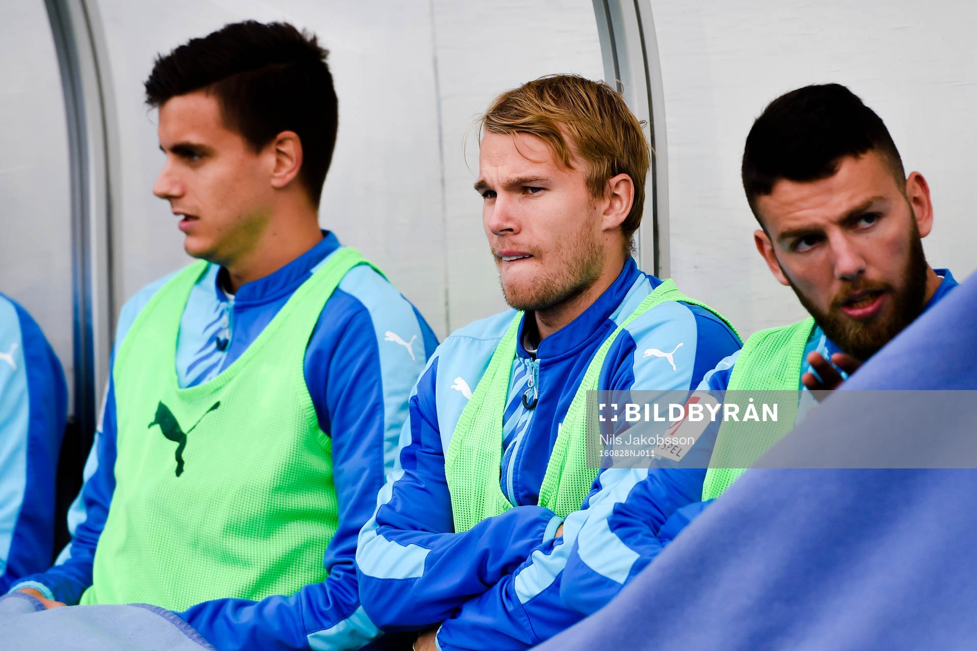 Malmö FFs Oscar Lewicki på bänken