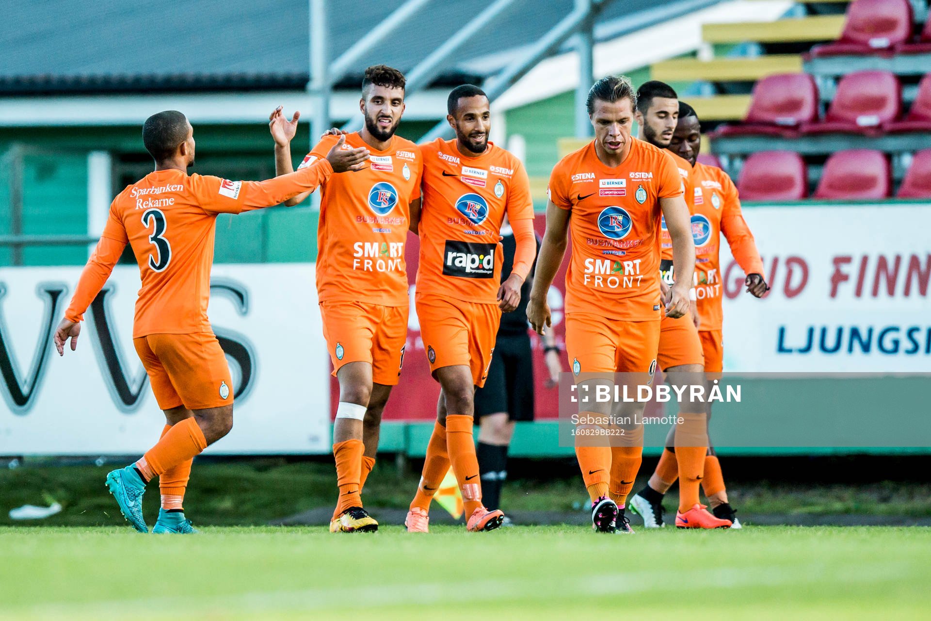 Athletics Omar Eddhari har gjort 0-1 och jublar med