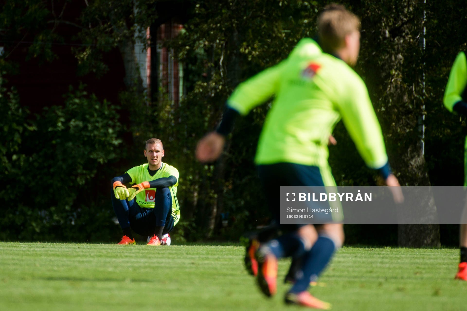 Målvakt Robin Olsen vilar