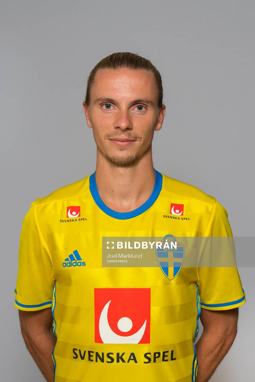 Niklas Hult, spelare i Sveriges fotbollslandslag
