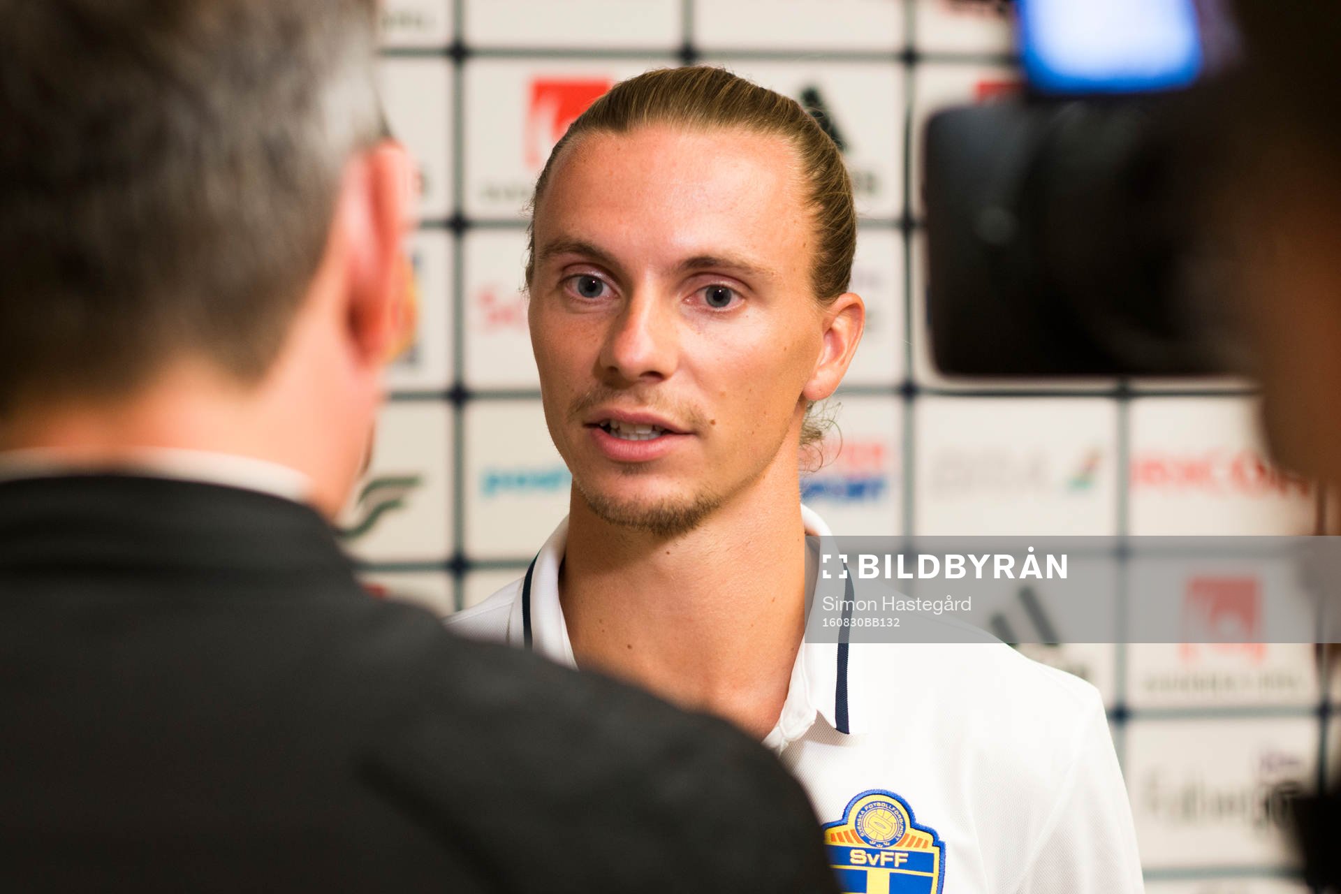 Niklas Hult i mixed zone