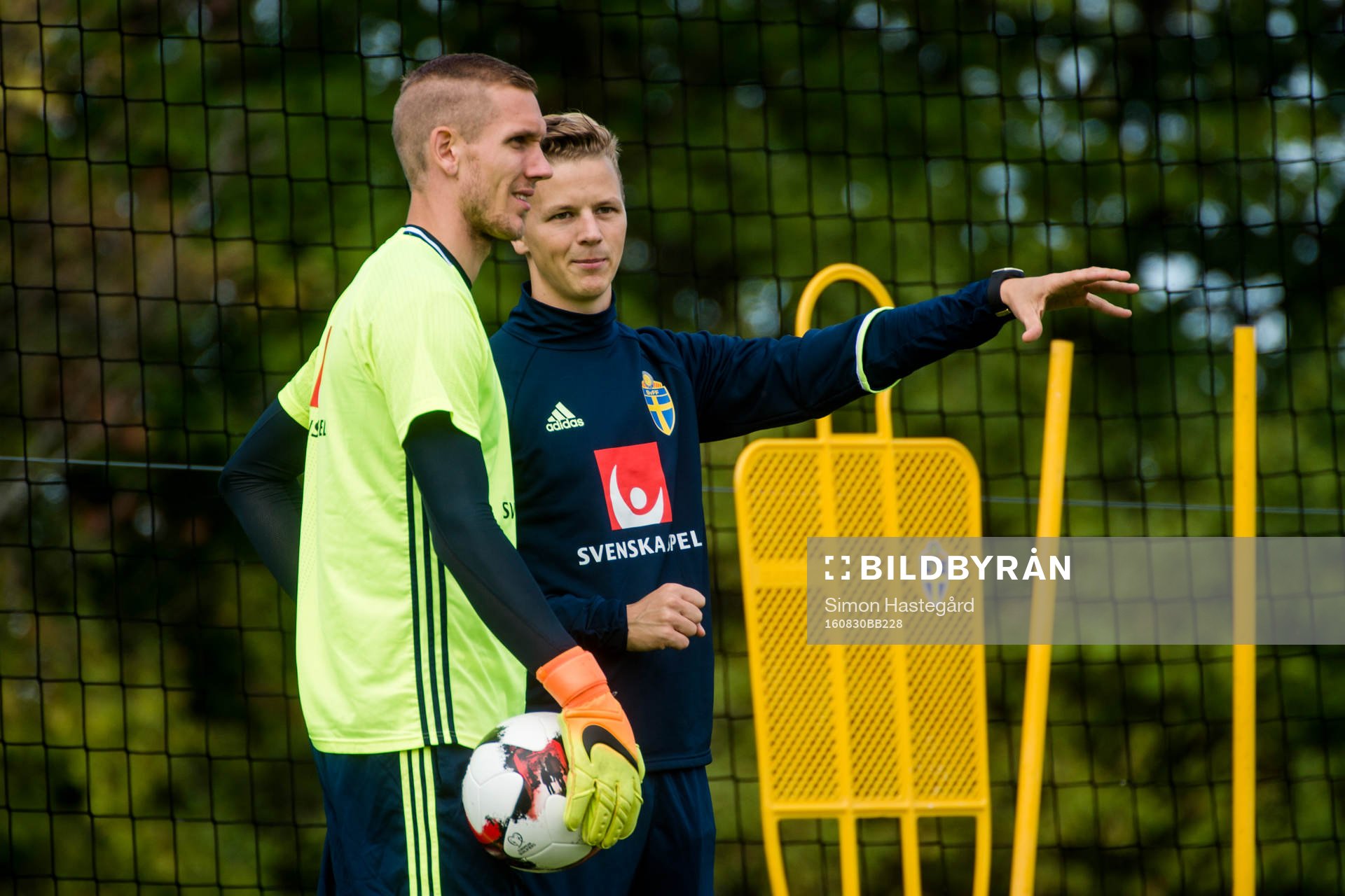 Robin Olsen och målvaktstränare Maths Elfvendal