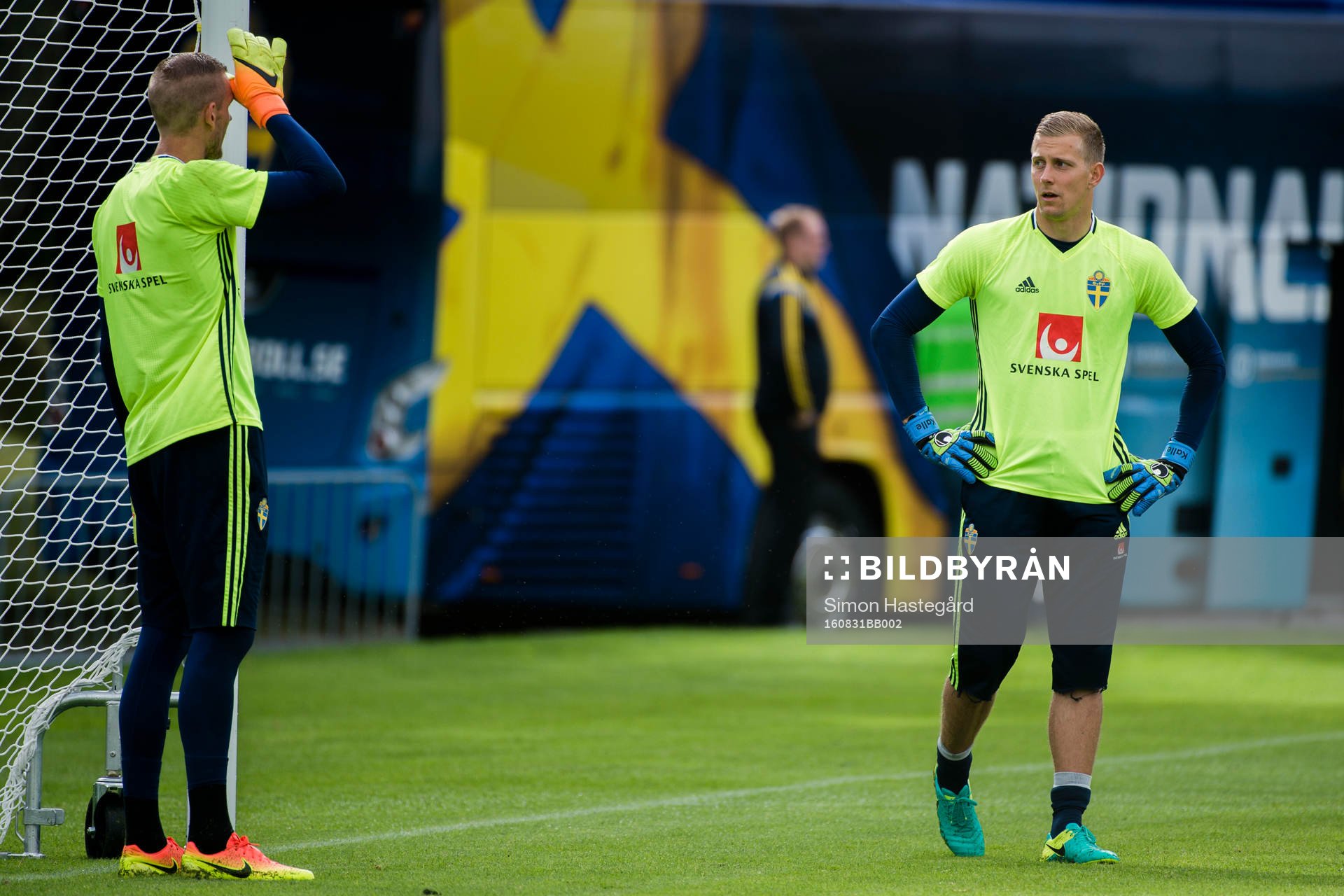 Målvakterna Robin Olsen och Karl-Johan Johnsson