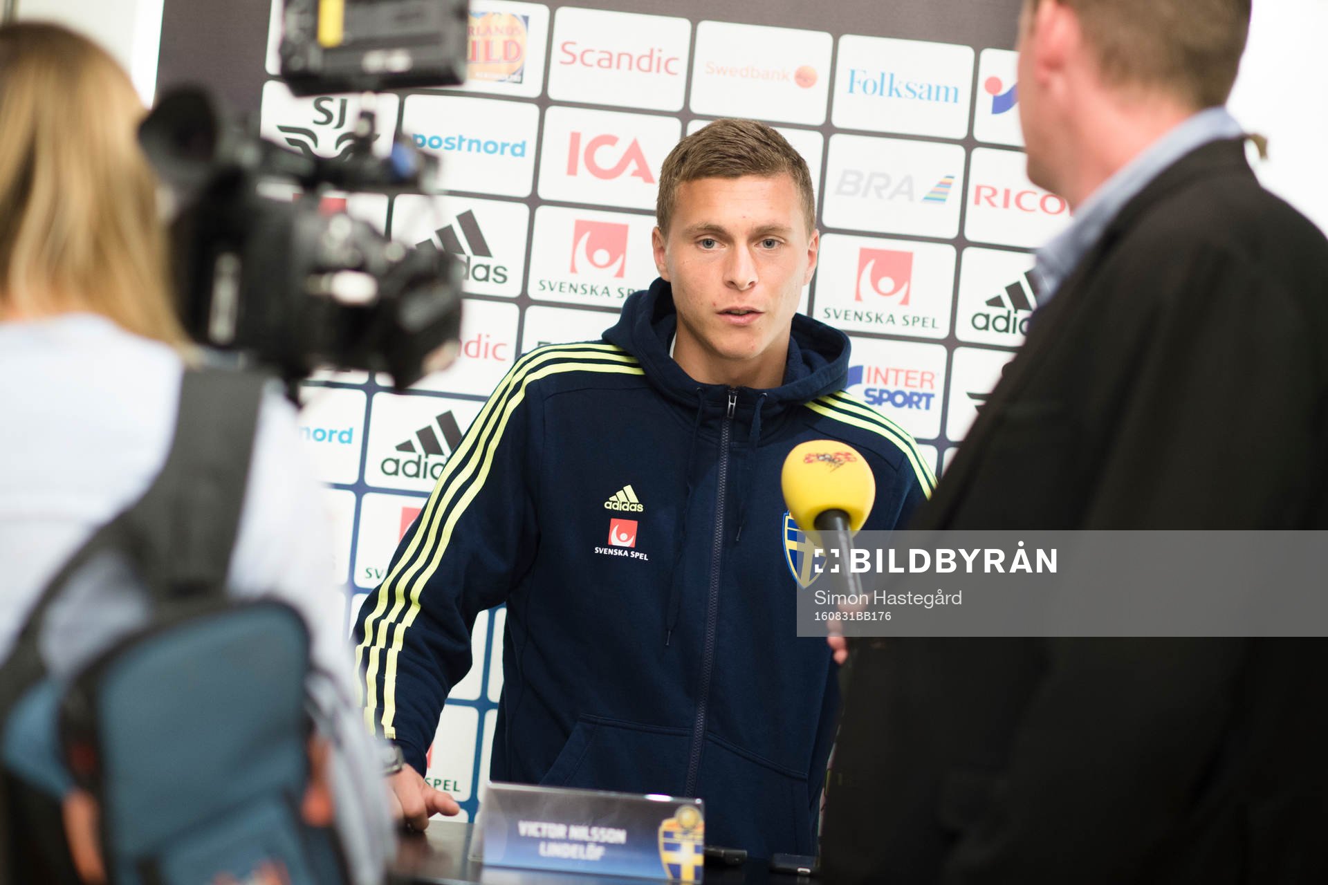Victor Nilsson Lindelöf i mixed zone