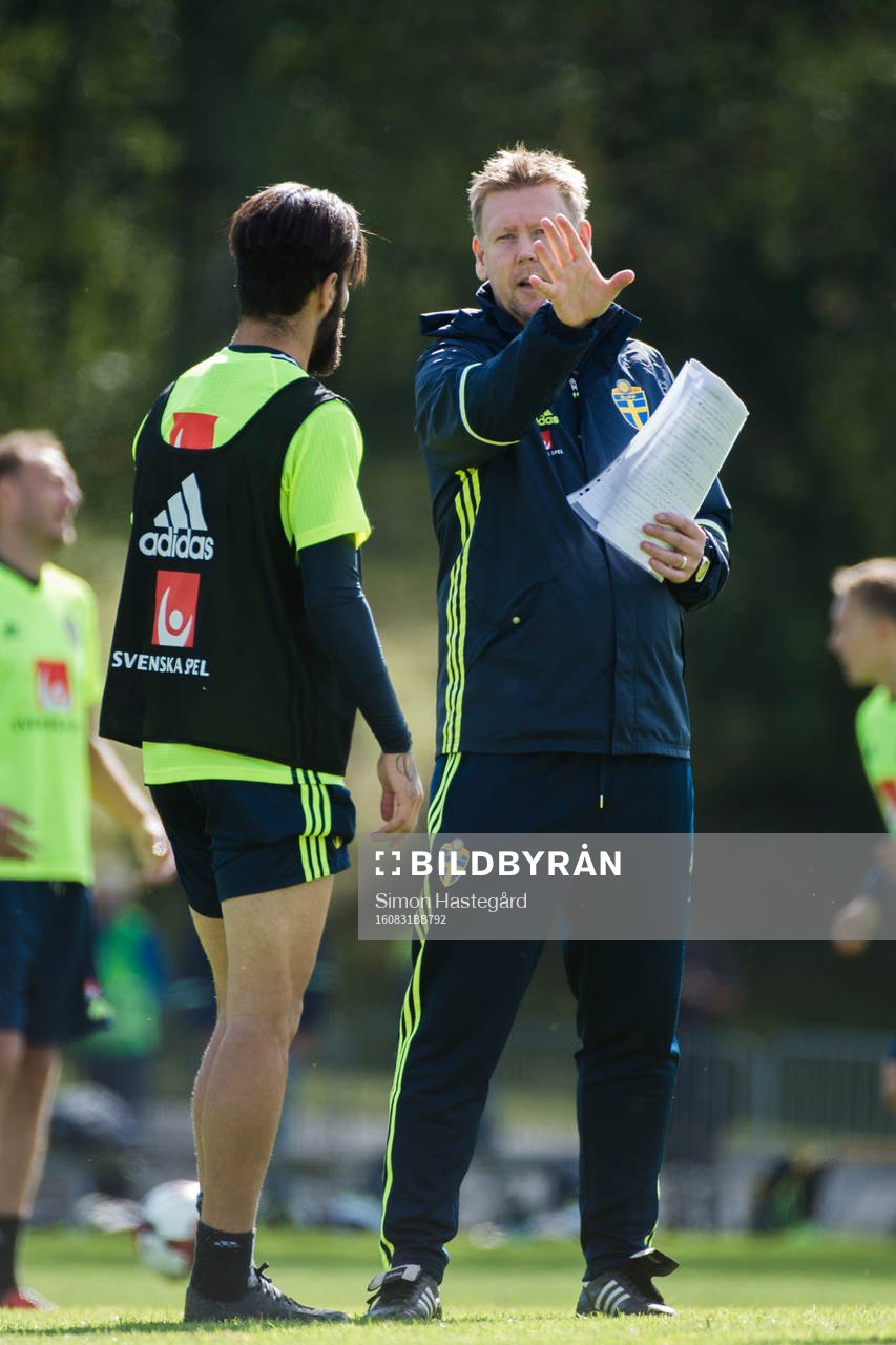 Jimmy Durmaz och assisterande förbundskapten Peter