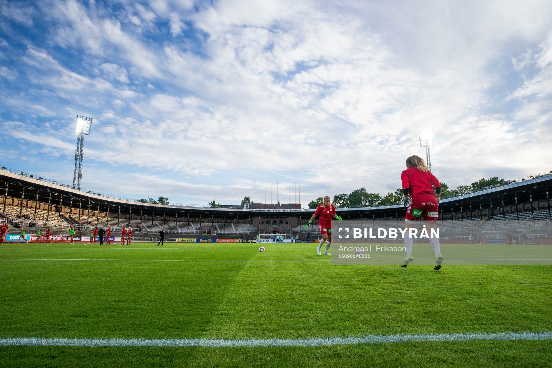 Piteås målvakt Hilda Carlén och målvakt Moa Öhman