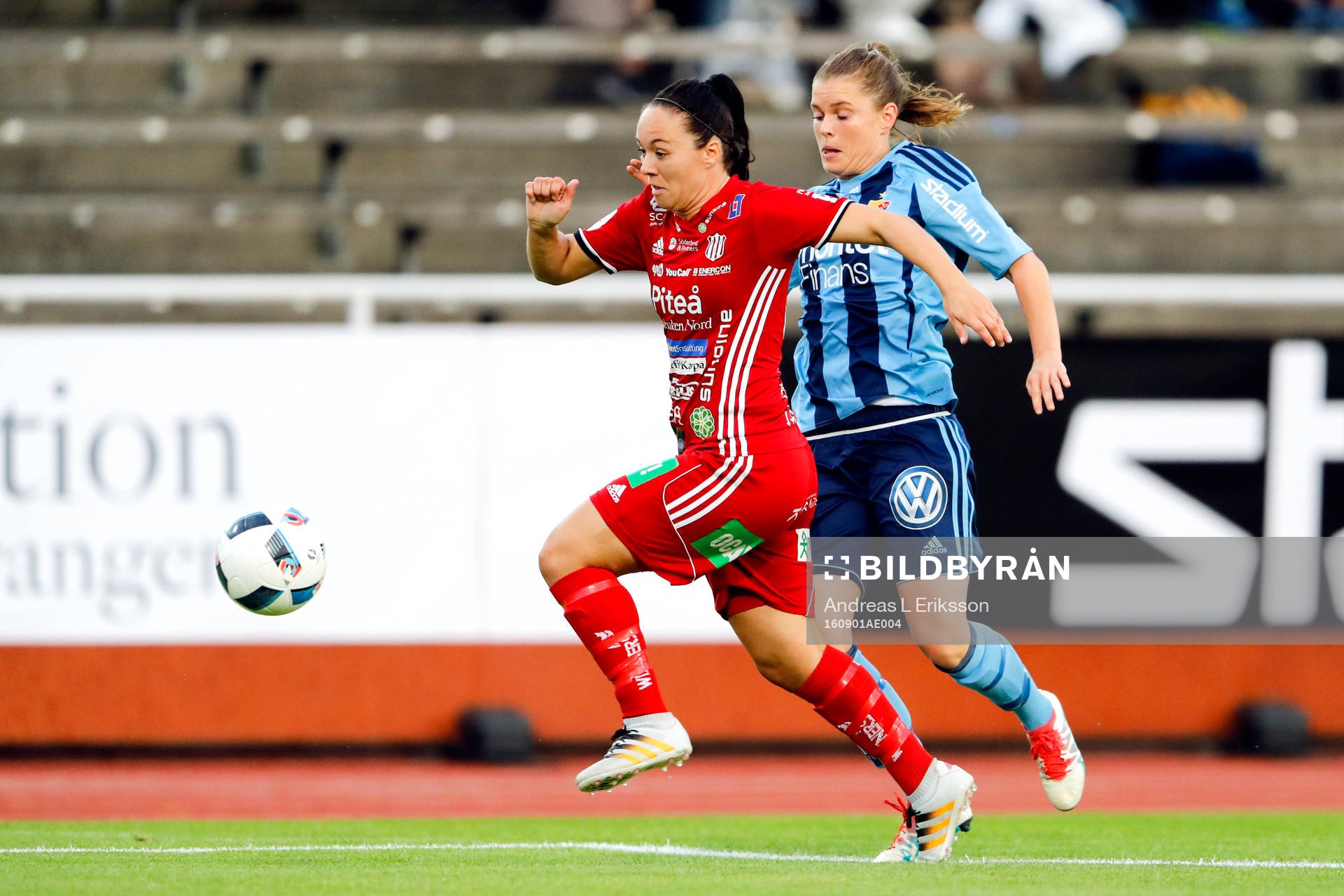 Piteås June Pedersen och Djurgårdens Hanna Lundqvist