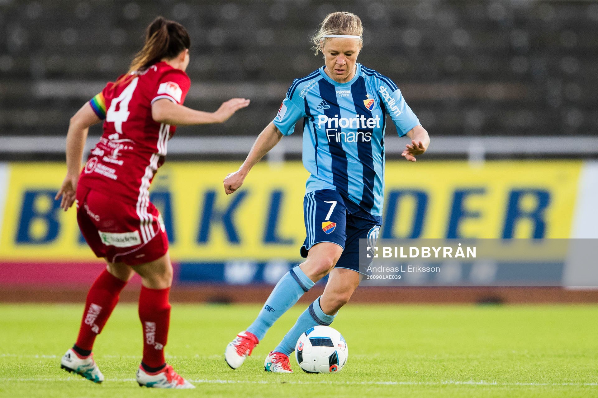 Piteås Josefin Johansson och Djurgårdens Katrin Schmidt