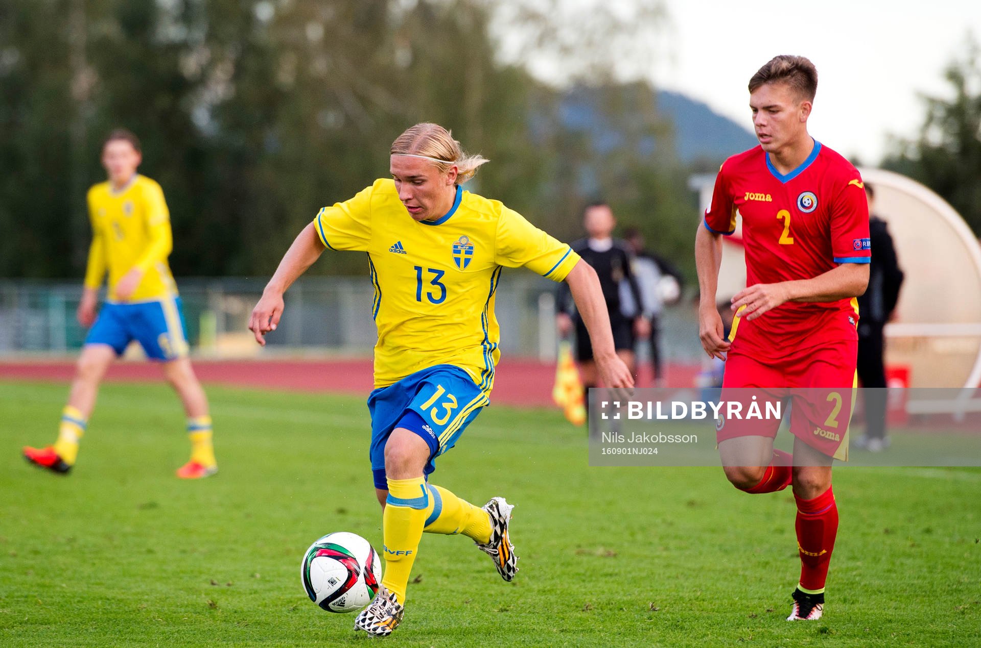 Sveriges Edvin Dahlqvist rycker ifrån Rumäniens Denis
