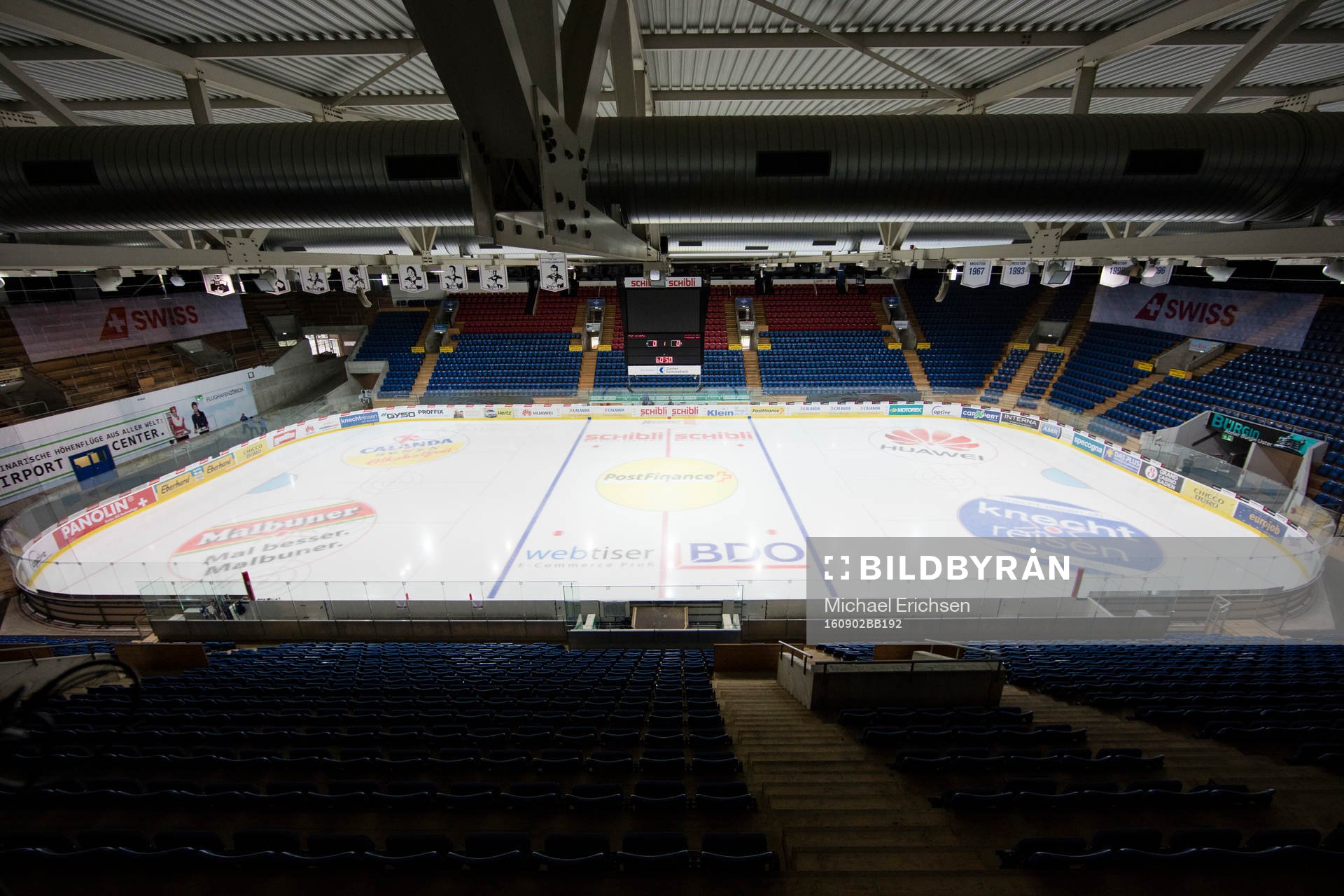 SWISS Arena interiört innan en träningsmatch i ishockey