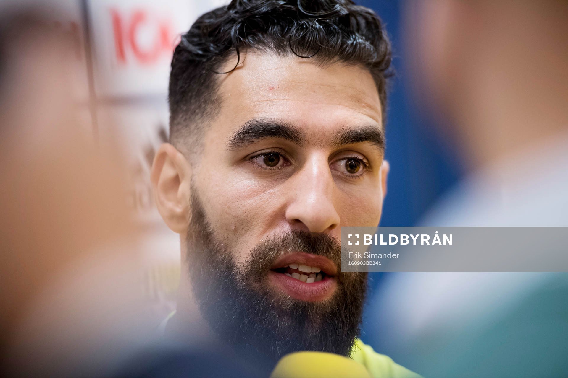 Jimmy Durmaz i mixed zone