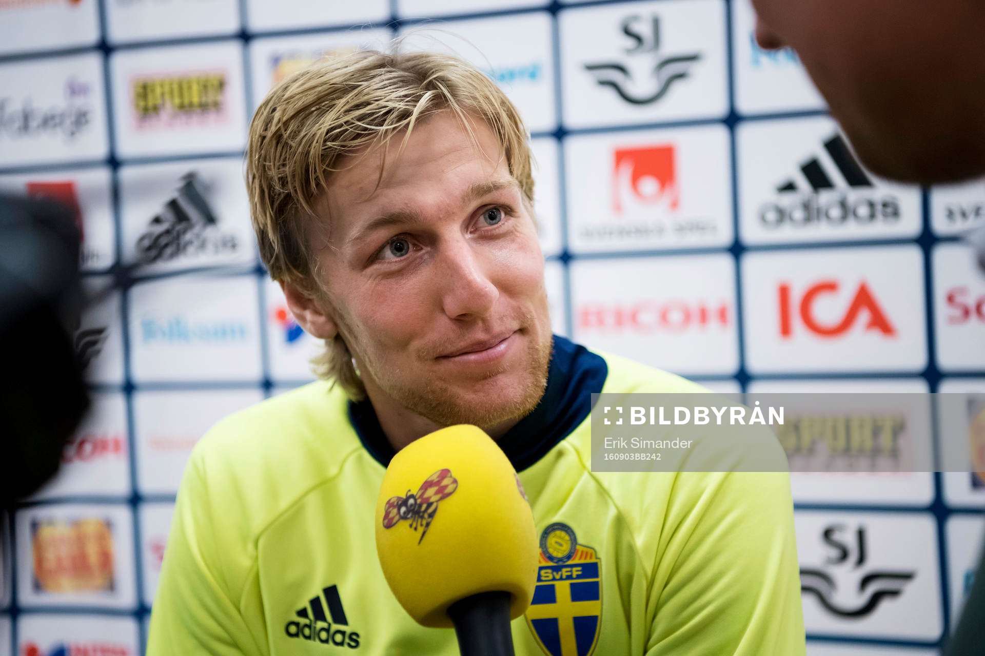 Emil Forsberg i mixed zone