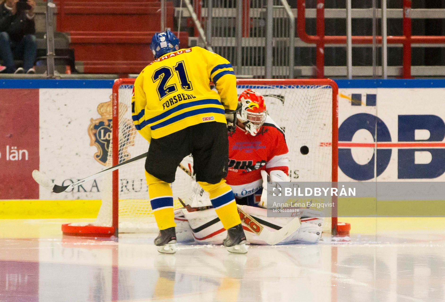 Tre Kronor legends Peter Forsberg gör mål på straff på