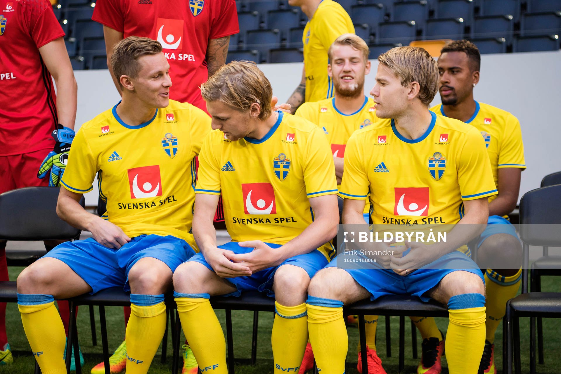 Emil Kraft, Emil Forsberg och Oscar Lewicki radar upp för