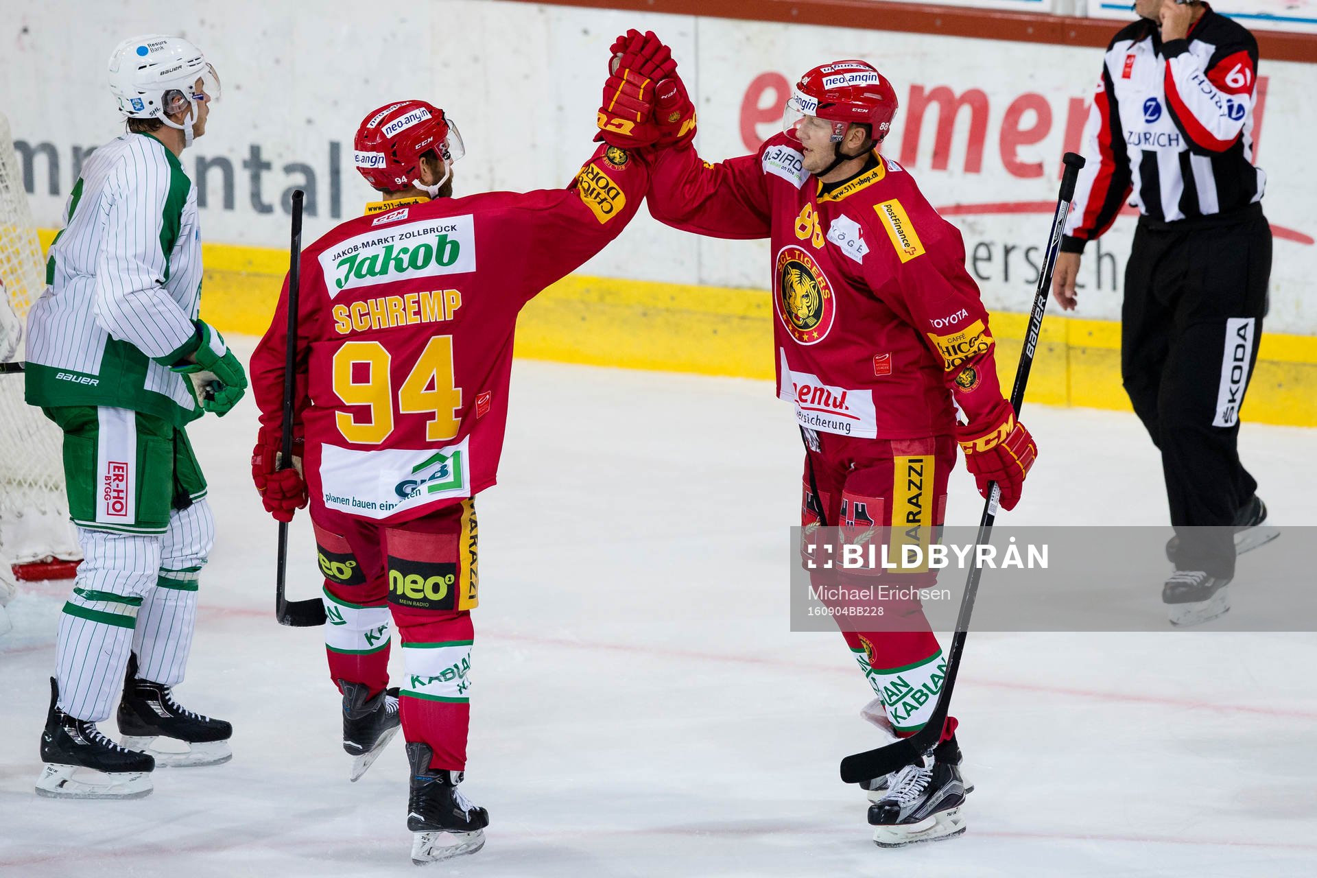 SLC Tigers Rob Schremp och Thomas Nüssli jublar