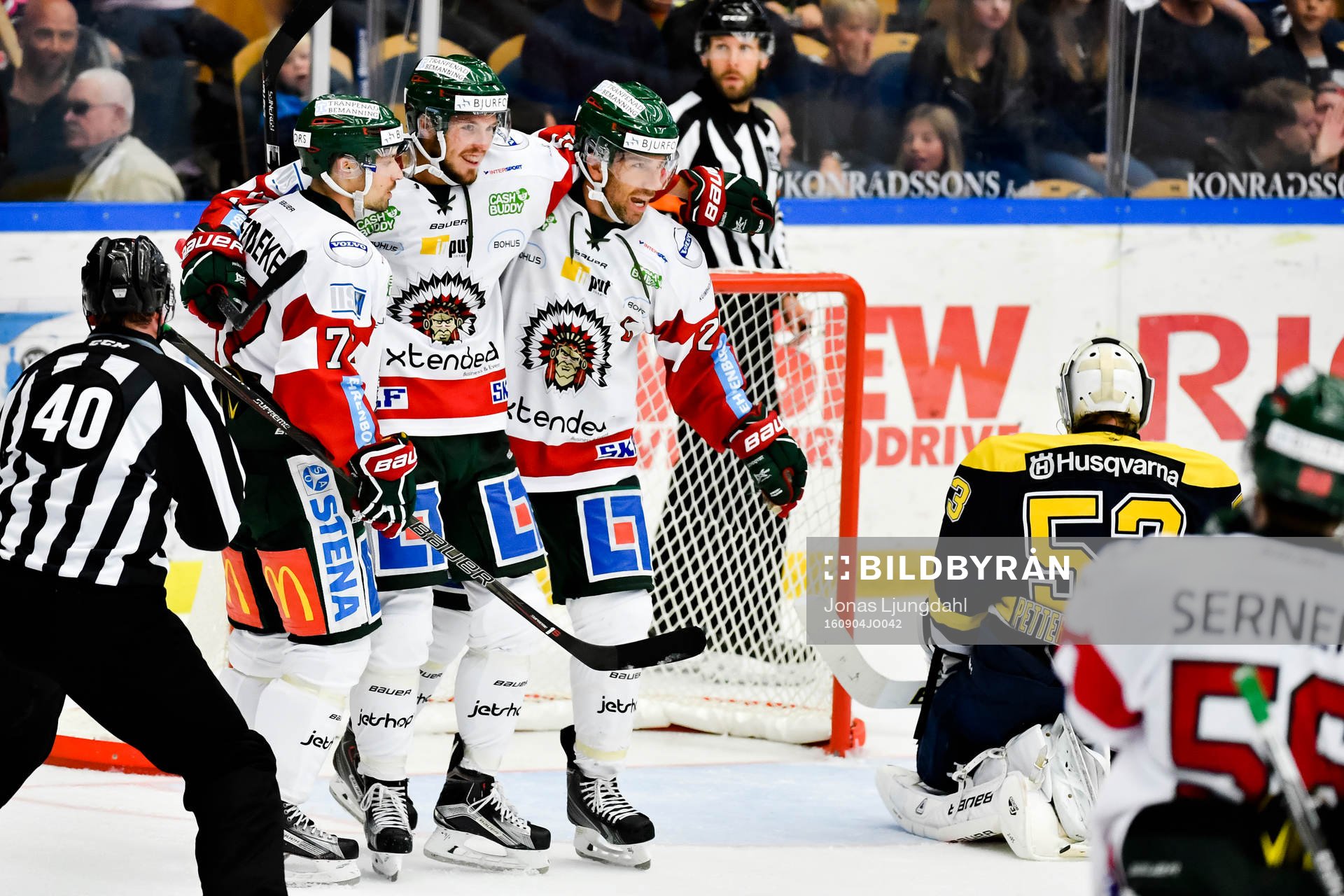 Frölundas spelare jublar