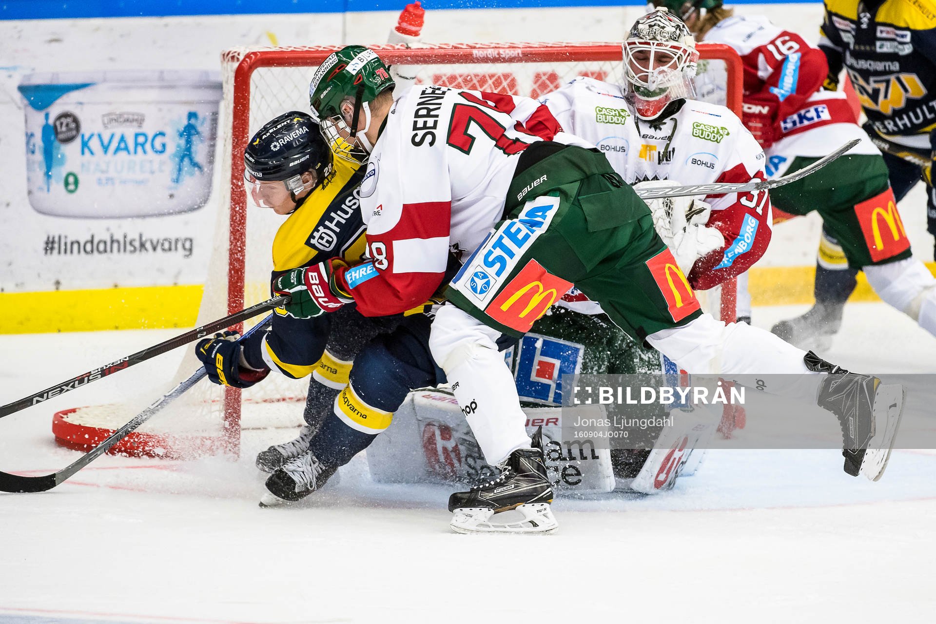 s Anton Bengtsson och Frölundas Kristian Vesalainen