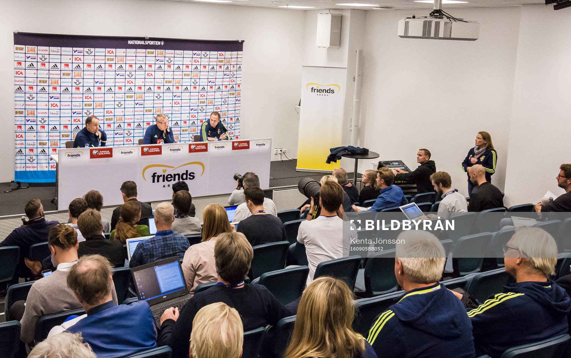 Översikt över pressrummet på Friends Arena med Sveriges