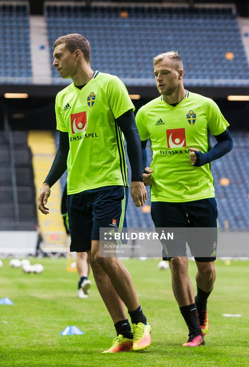 John Guidetti (h) och Victor Nilsson Lindelöf