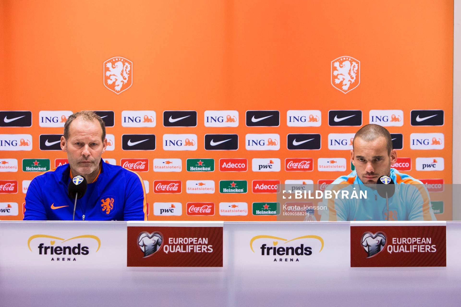 Hollands förbundskapten Danny Blind och Wesley Sneijder
