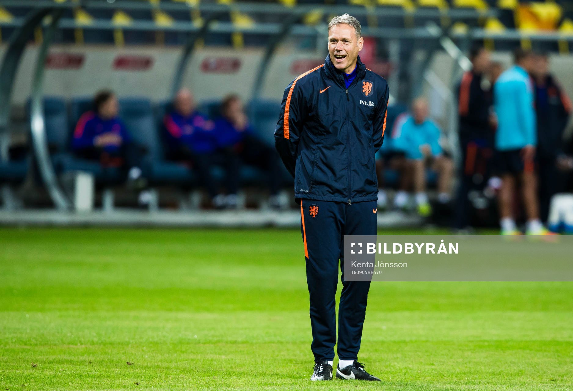 Hollands assisterande tränare Marco van Basten under en träning med Hollands fotbollslandslag den 5 september 2016 i Stockholm