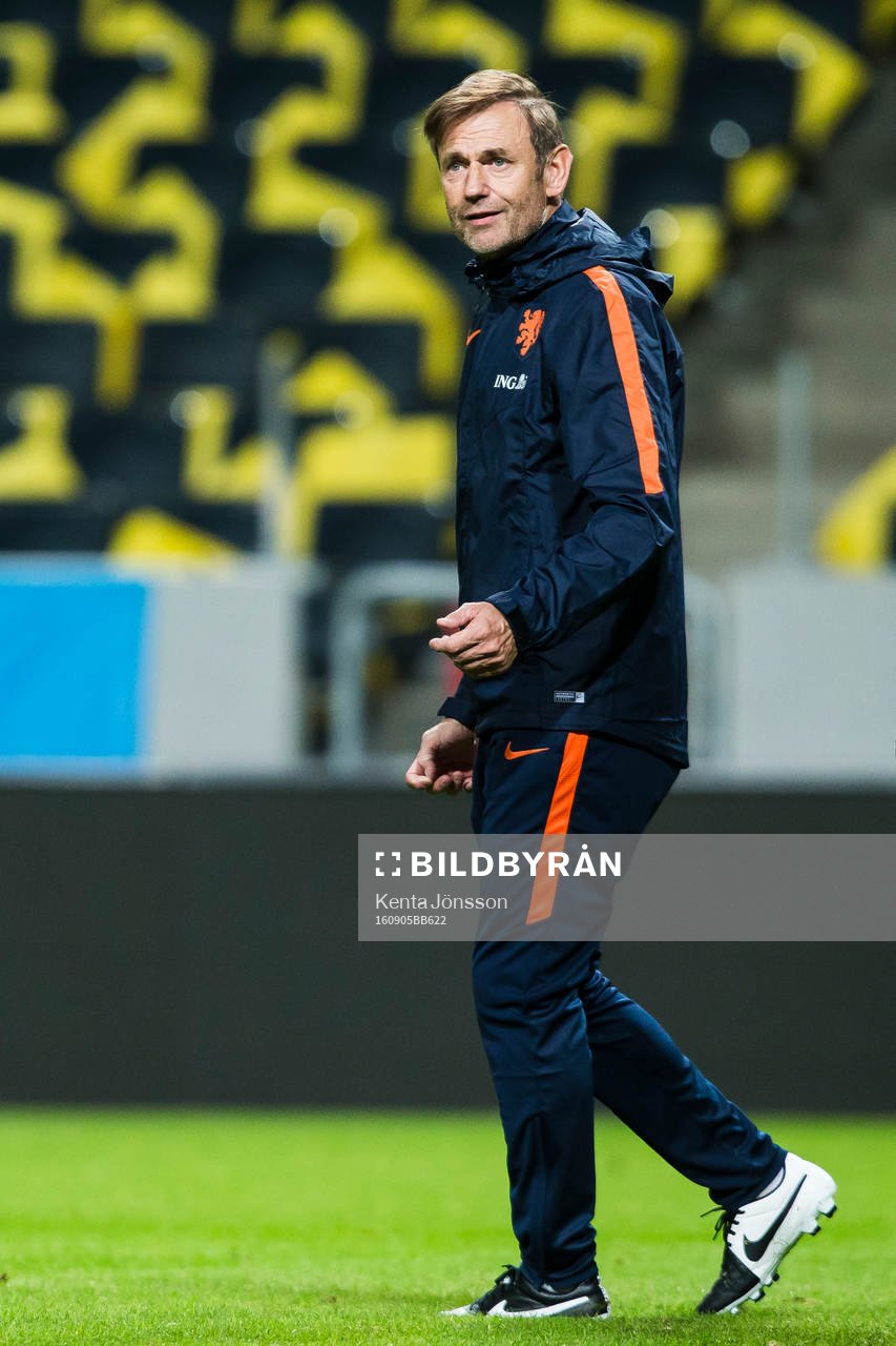 Hollands målvaktstränare Frans Hoek under en träning med Hollands fotbollslandslag den 5 september 2016 i Stockholm