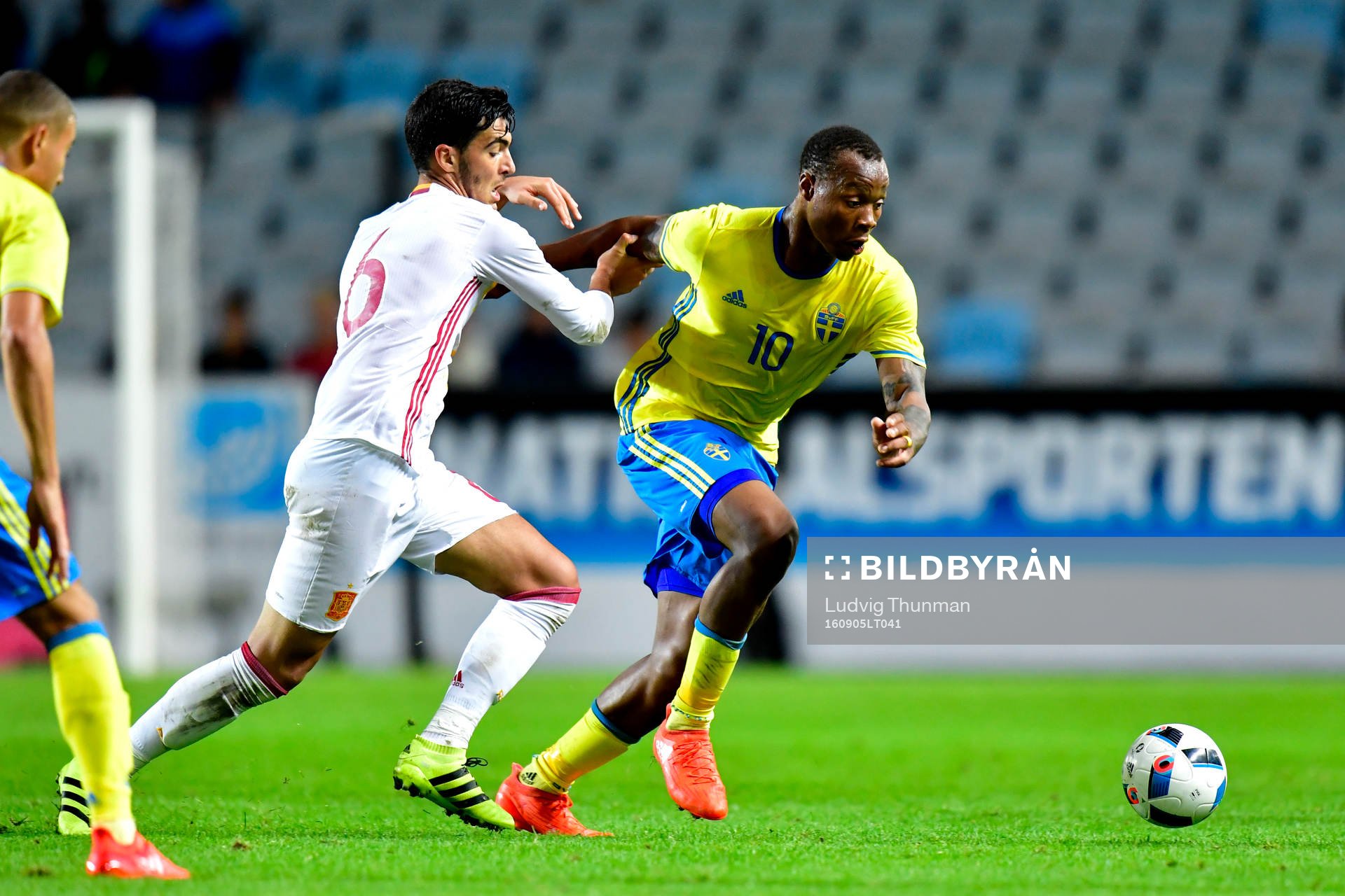 Spaniens Mikel Merino och Sveriges Carlos Strandberg