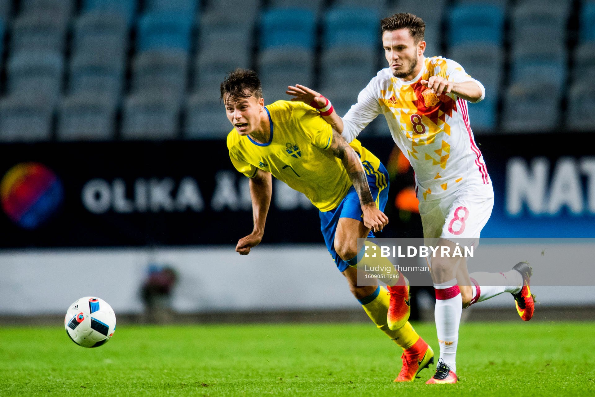 Sveriges Melker Hallberg och Spaniens Saul Niguez