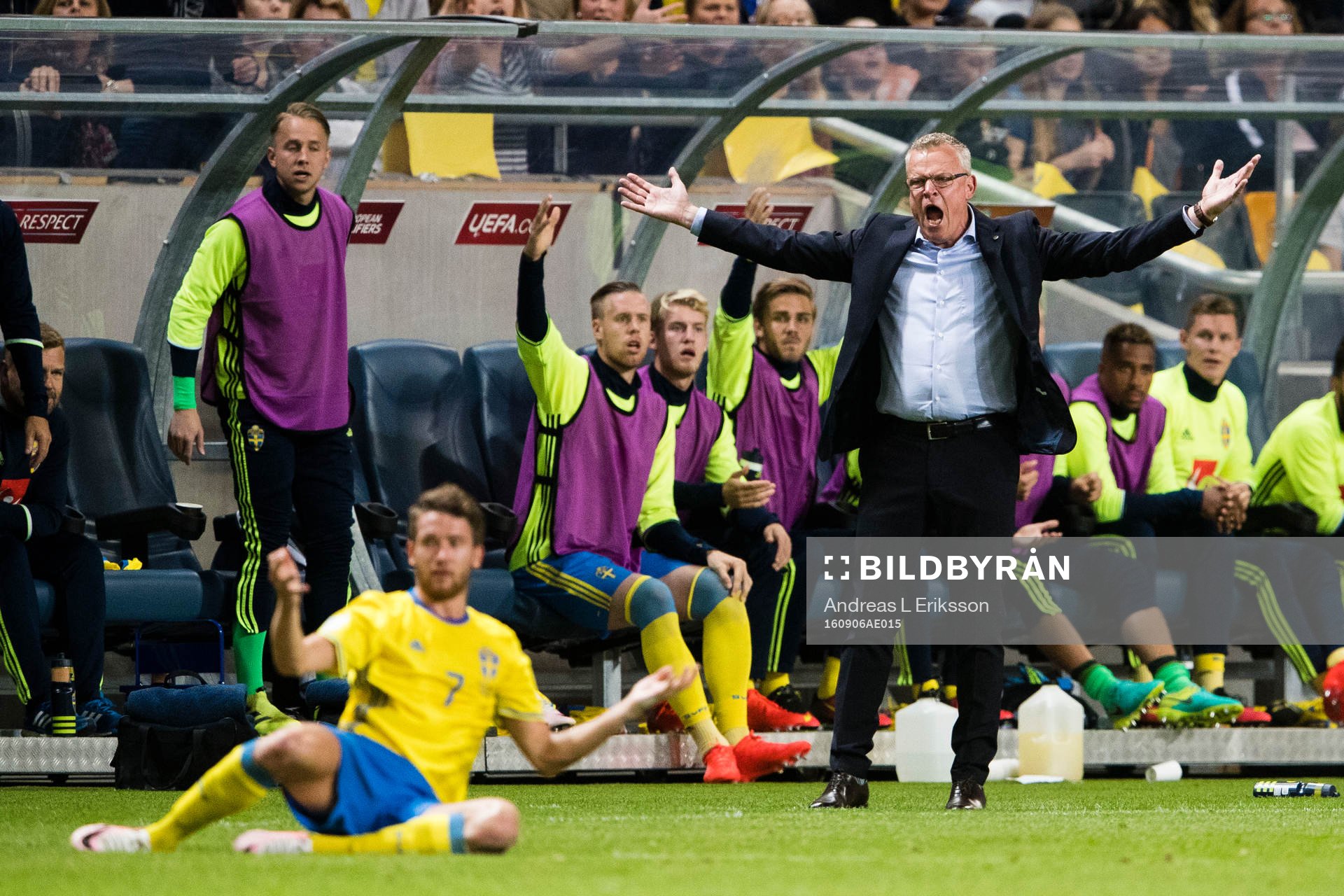 Sveriges förbundskapten Janne Andersson reagerar när