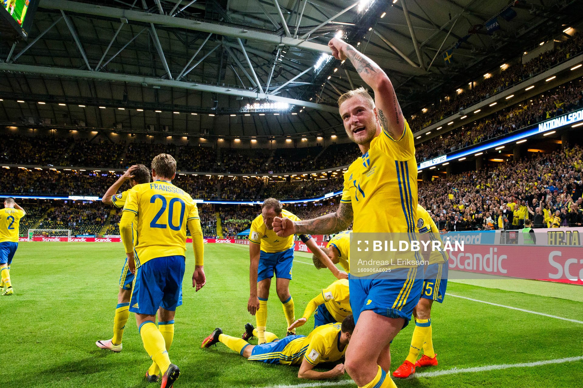 Sveriges John Guidetti  jublar