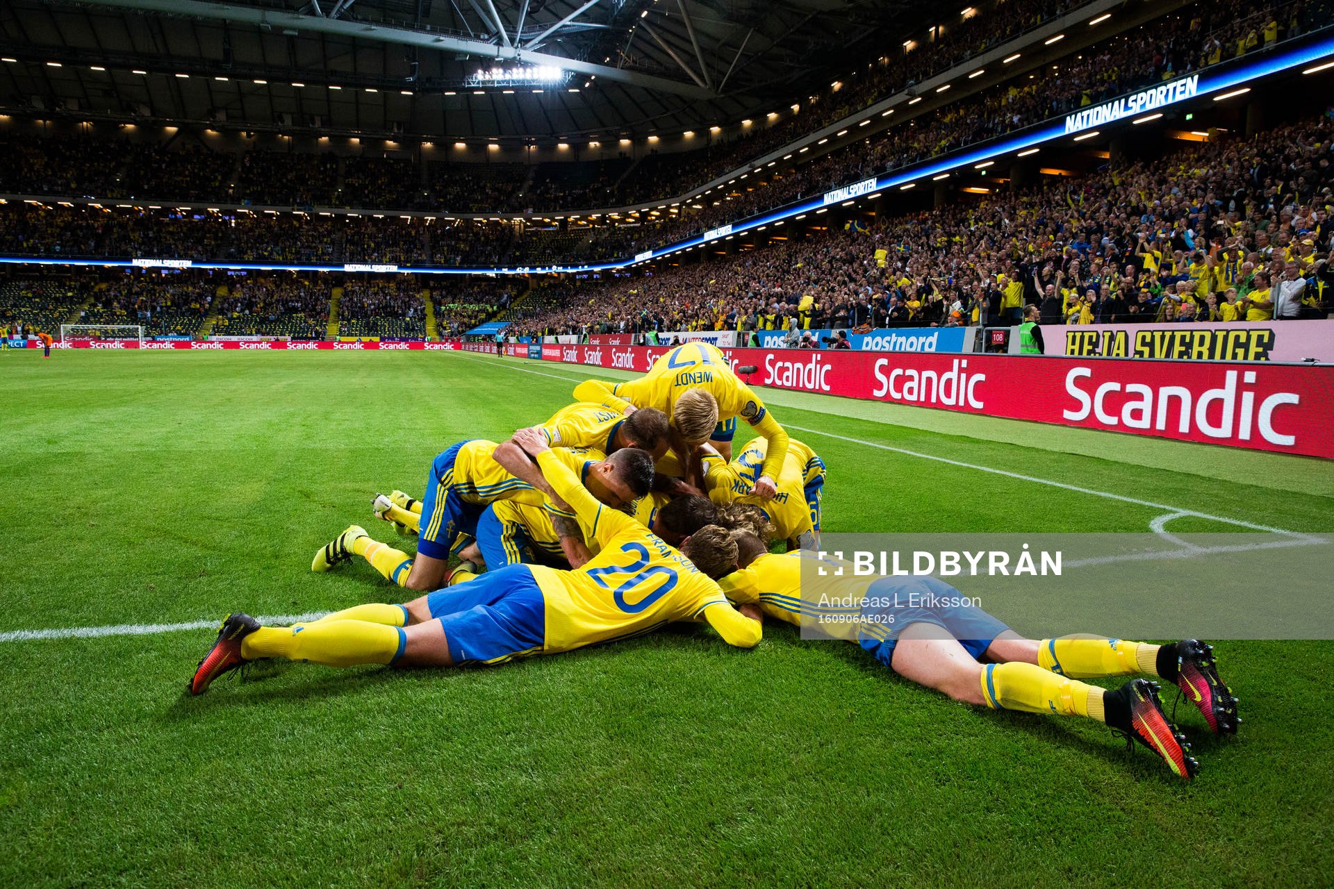 Sveriges spelare jublar