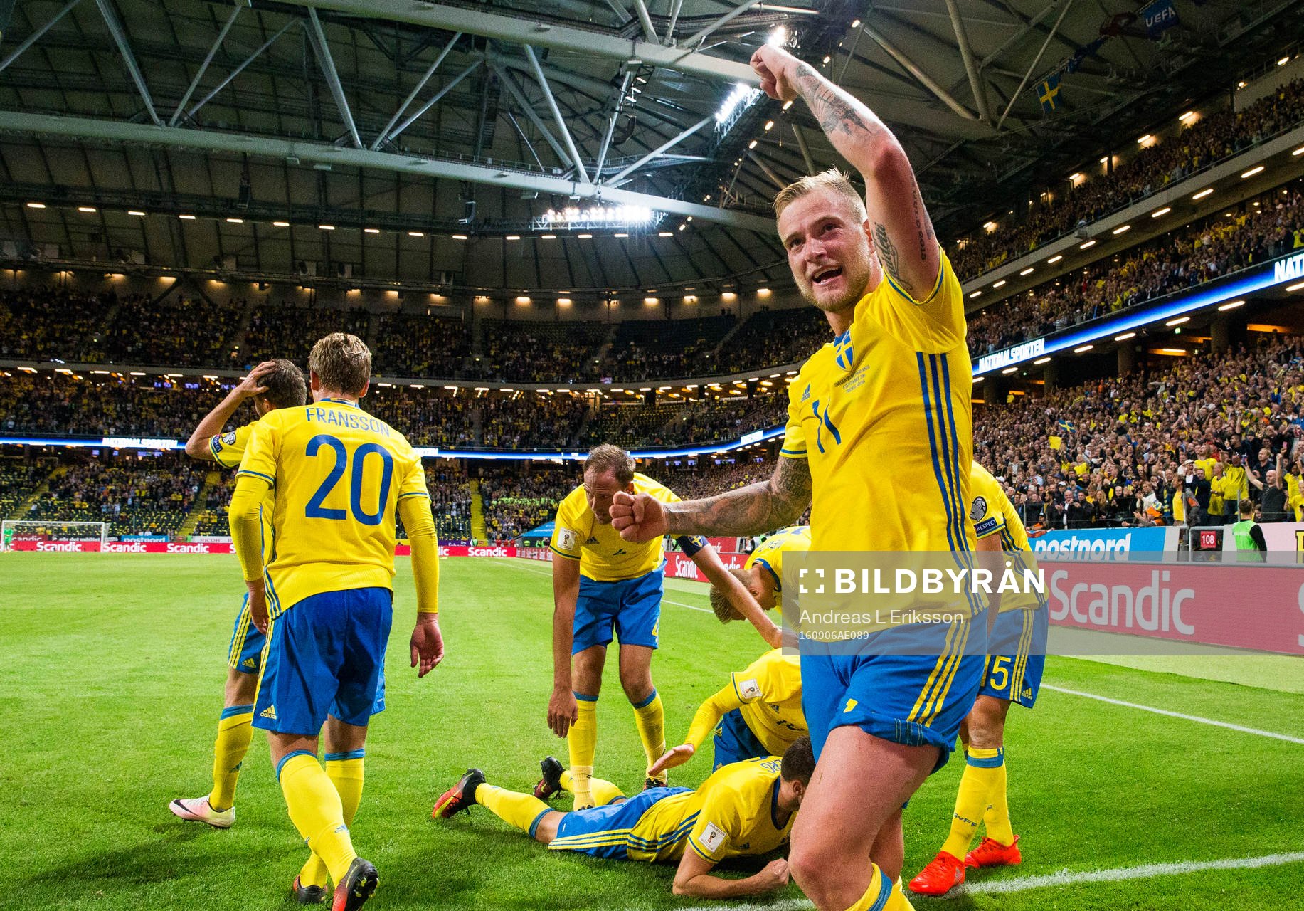 Sveriges John Guidetti  jublar