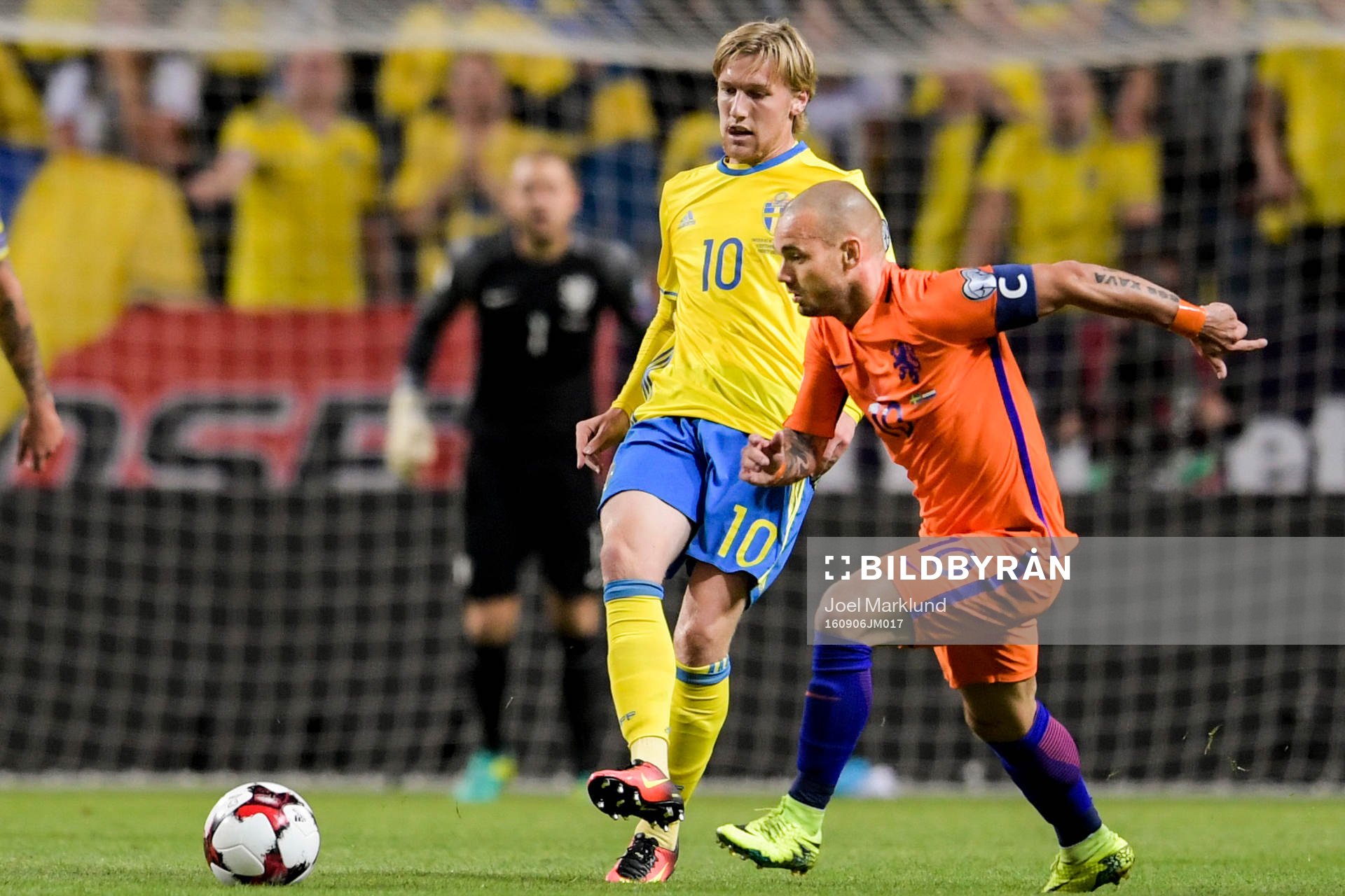 Sveriges Emil Forsberg och Hollands Wesley Sneijder