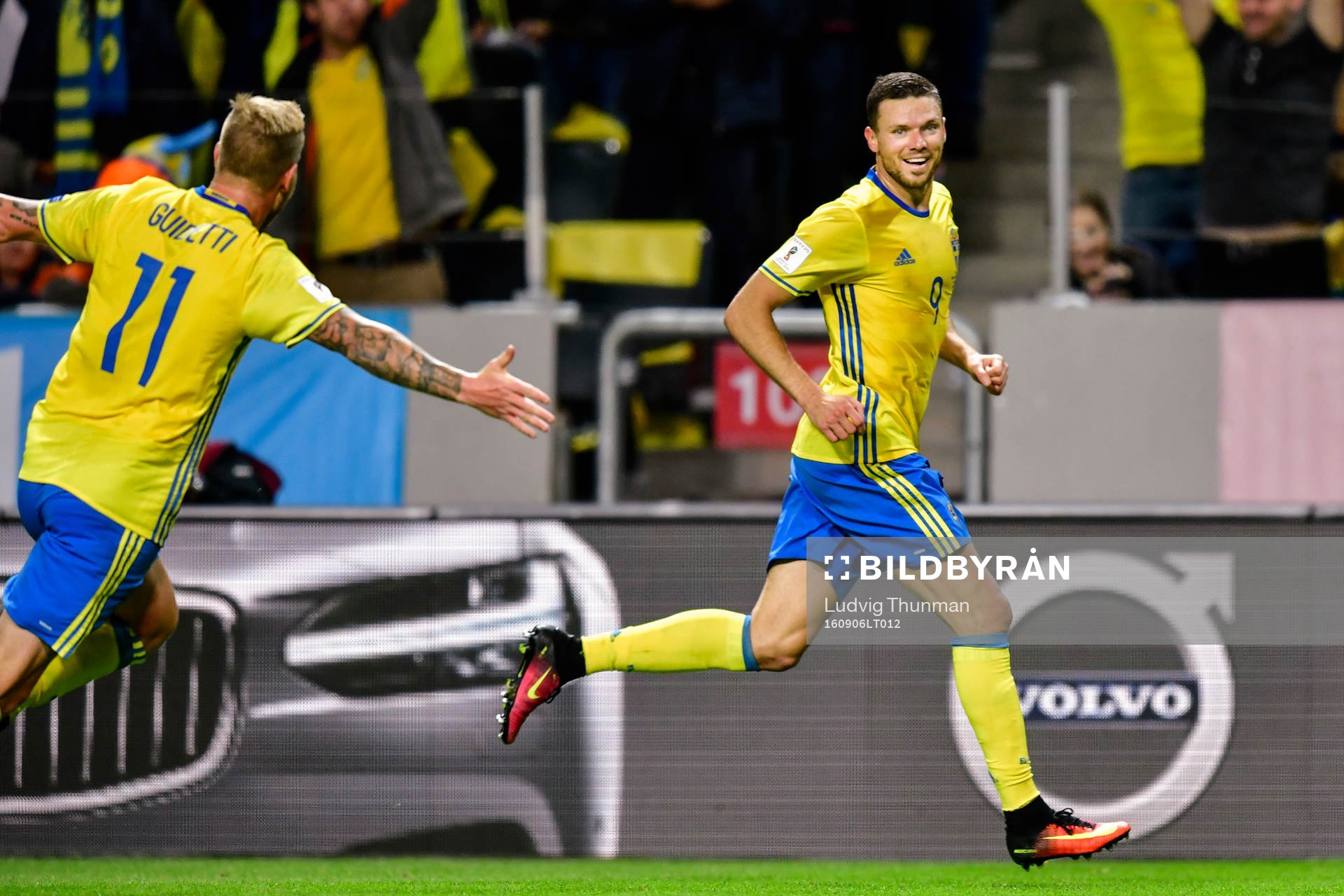 Sveriges Marcus Berg jublar