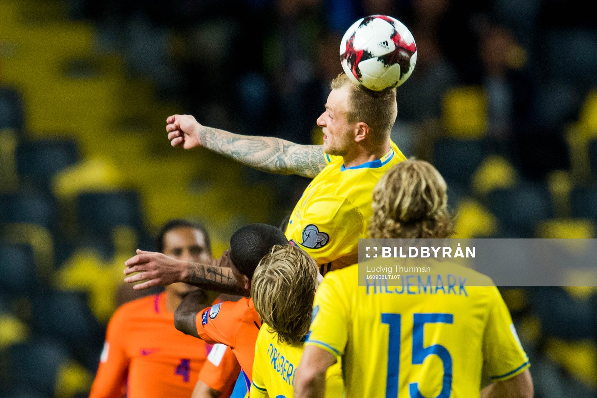 Sveriges John Guidetti nickar undan