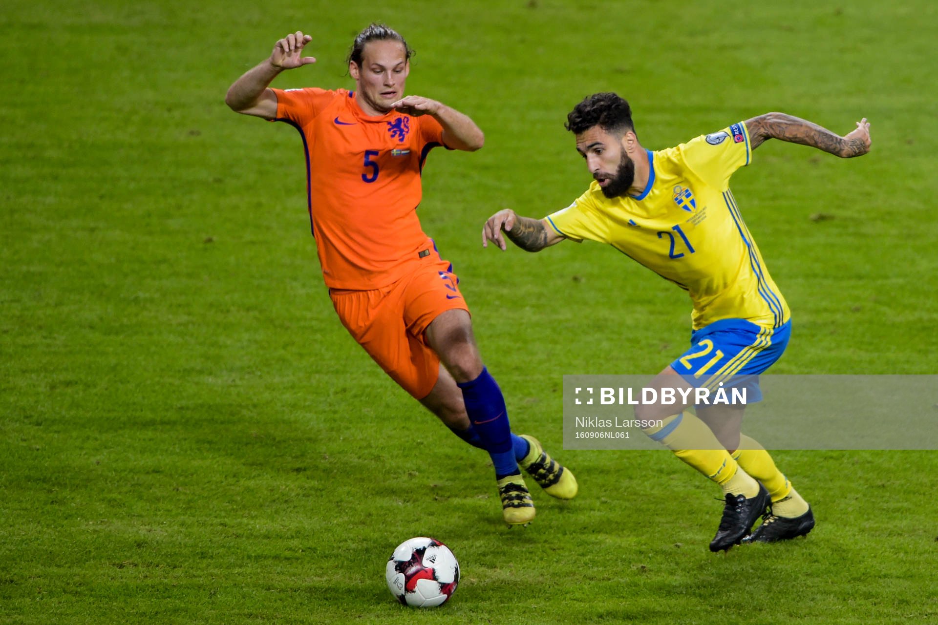 Hollands Daley Blind och Sveriges Jimmy Durmaz