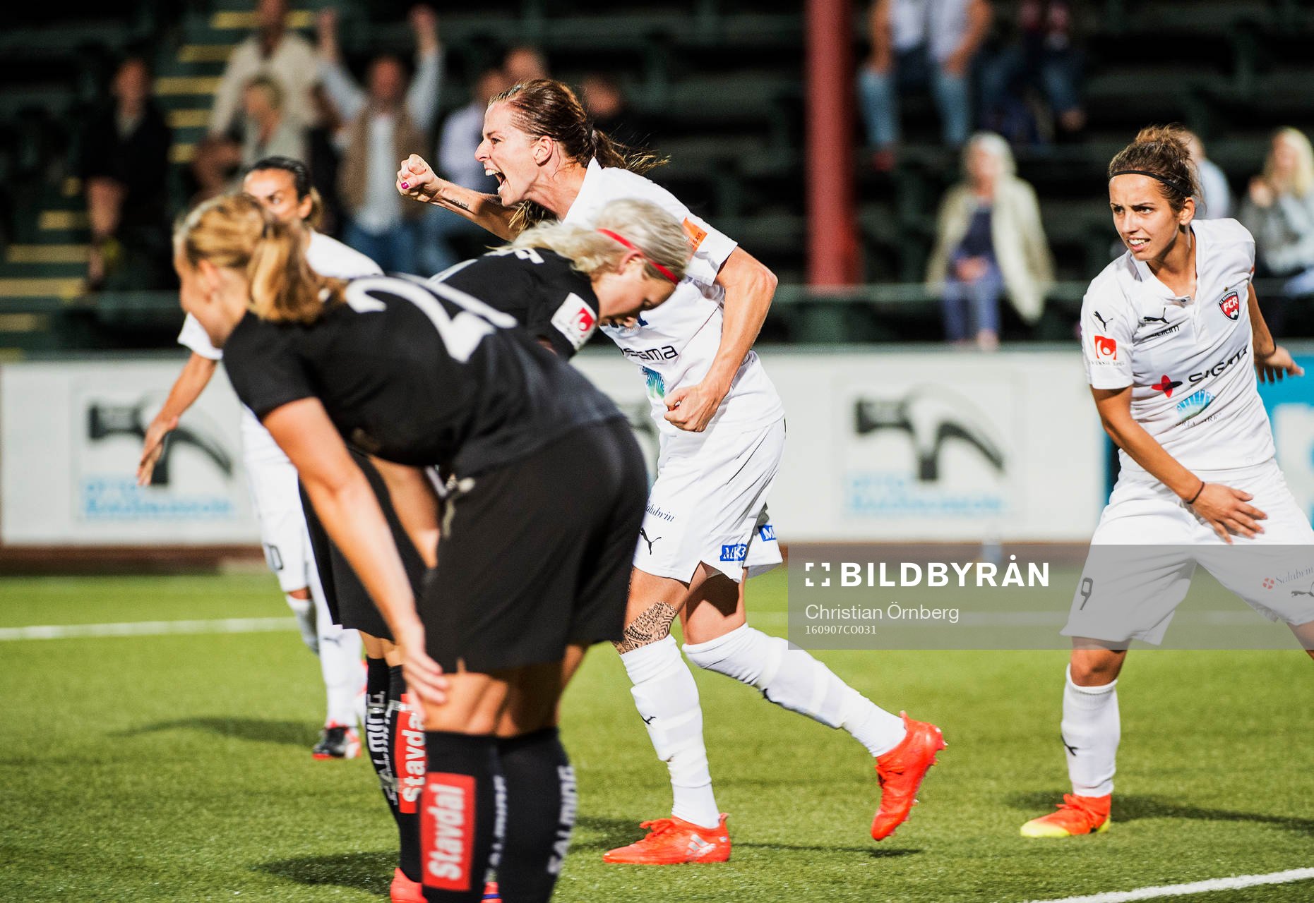Rosengårds Lotta Schelin jublar åt 2-1 under fotbollsmatchen i Damallsvenskan mellan Rosengård och Kopparbergs/Göteborg den 7 september 2016 i Malmö.