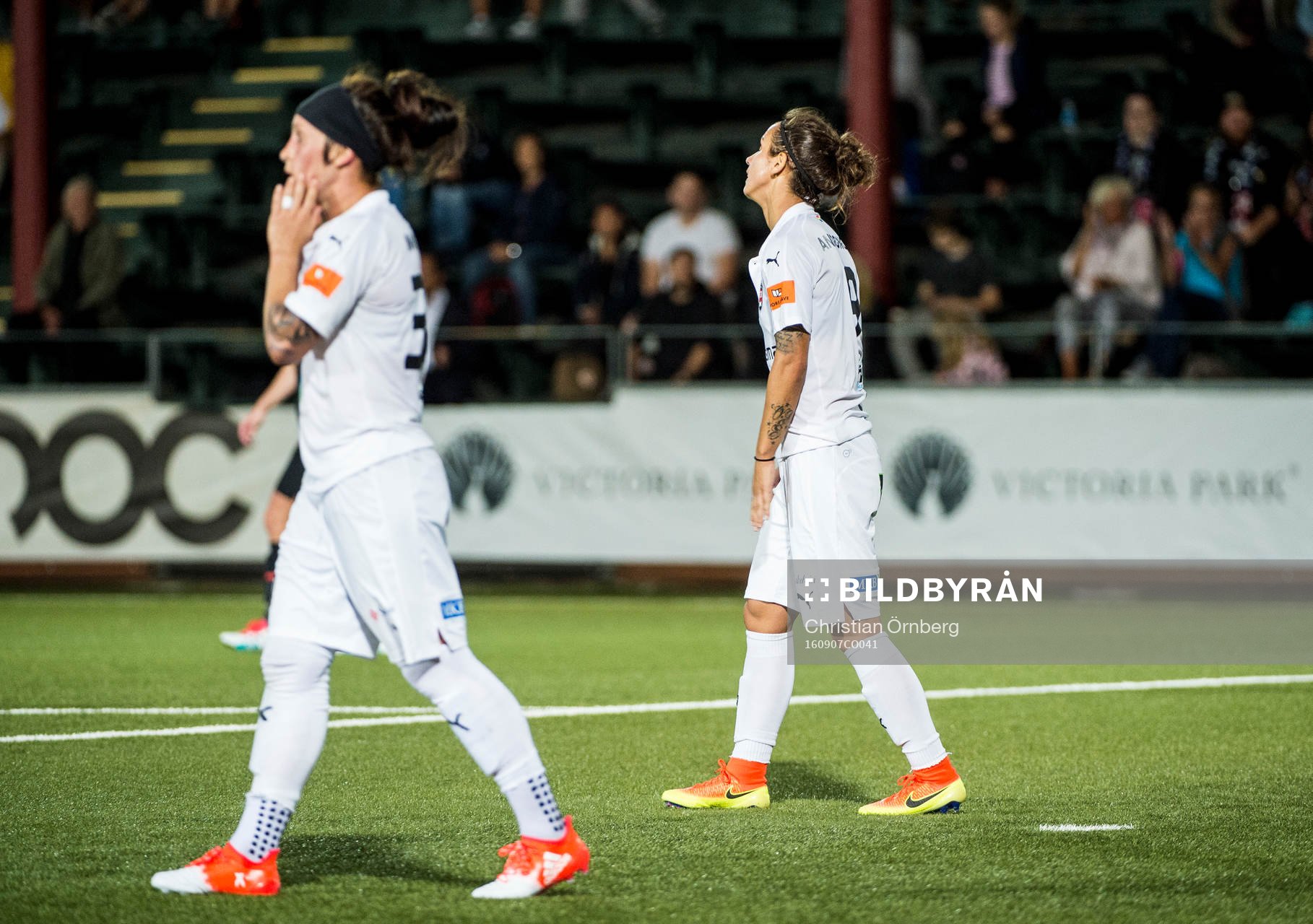 Rosengårds Ella Masar och Natasa Andonova deppar