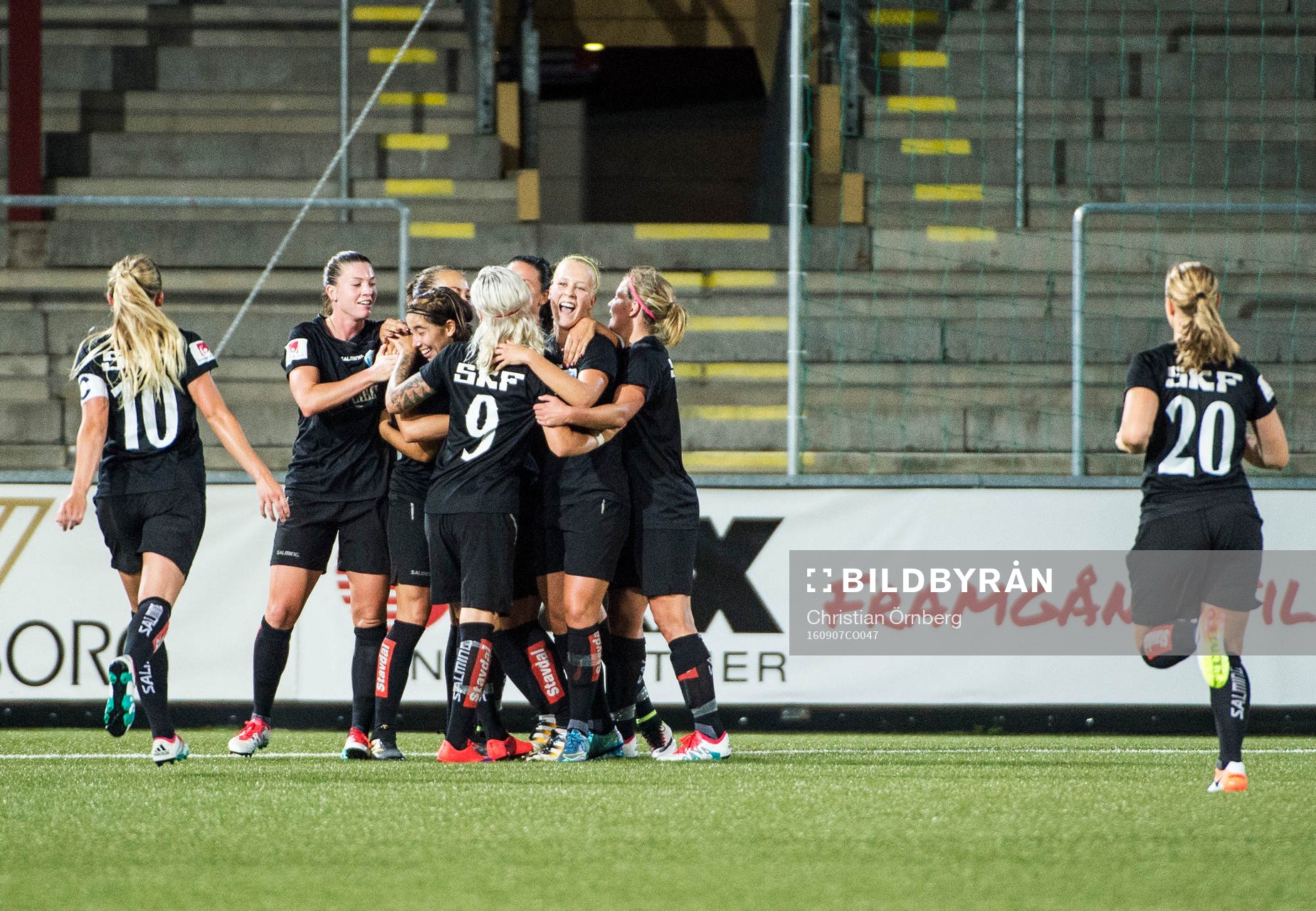 Jubel i Göteborg efter 1-1 under fotbollsmatchen i Damallsvenskan mellan Rosengård och Kopparbergs/Göteborg den 7 september 2016 i Malmö.