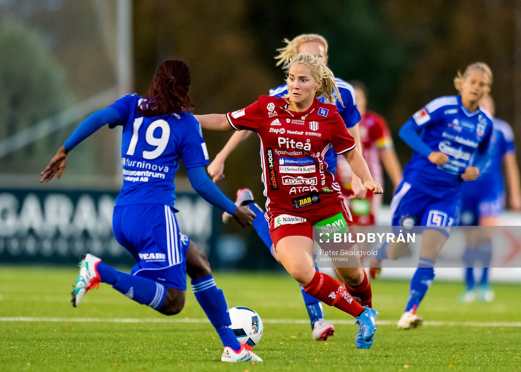 Piteås Irma Helin med bollen