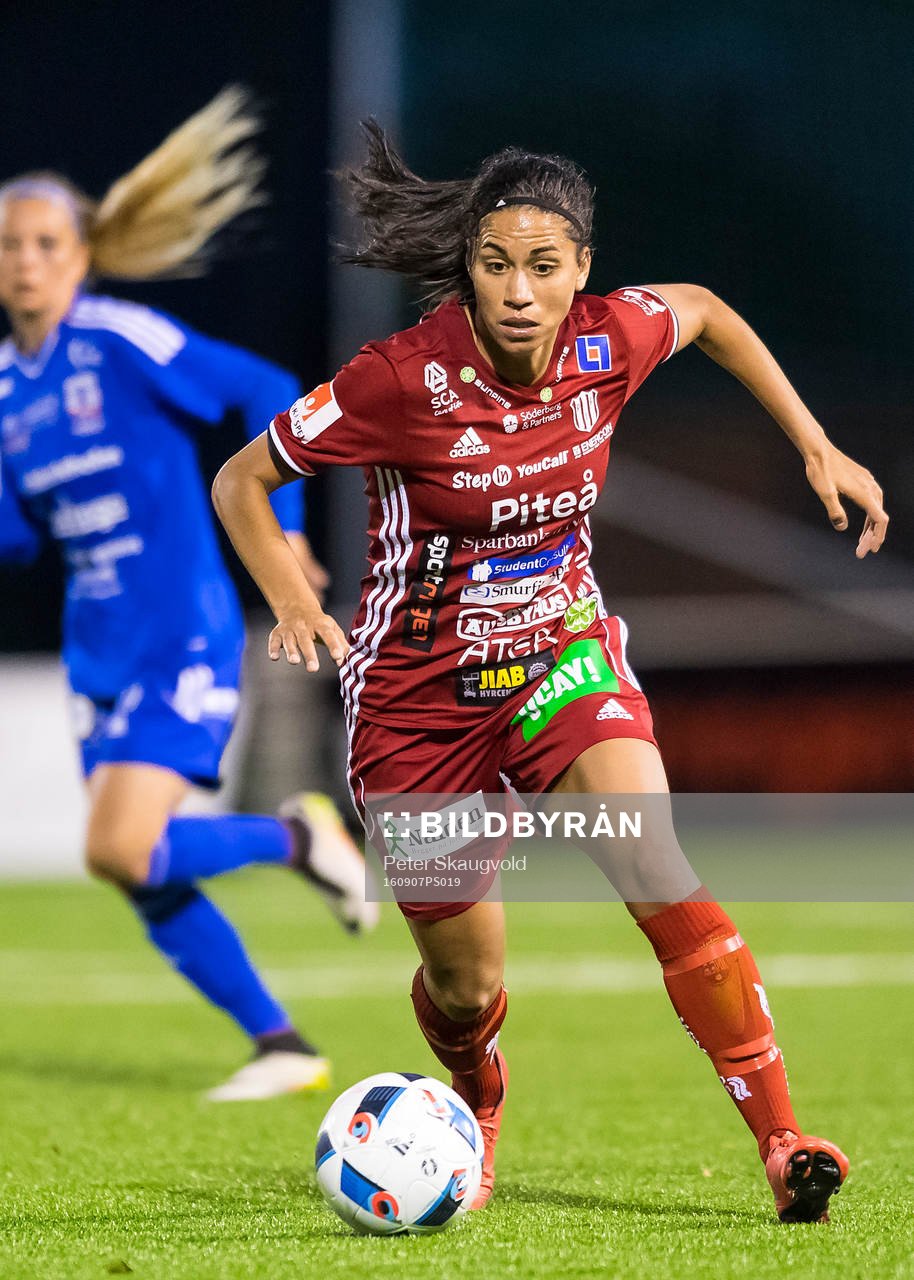 Piteås Tempest-Marie Norlin under fotbollsmatchen i Damallsvenskan mellan Piteå och Vittsjö den 7 september 2016 i Piteå.