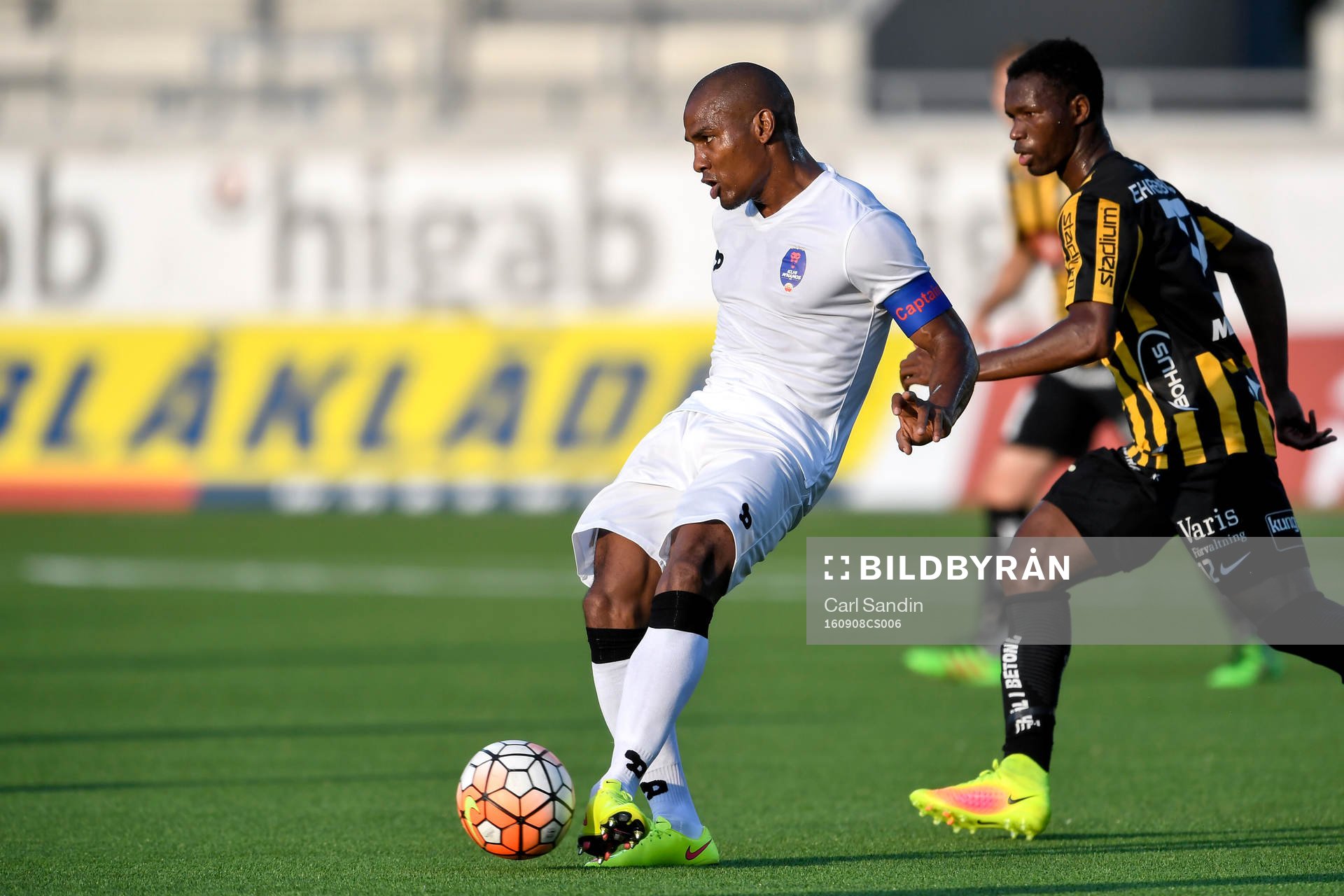 Delhi Dynamos Florent Malouda och Häckens Mohammed