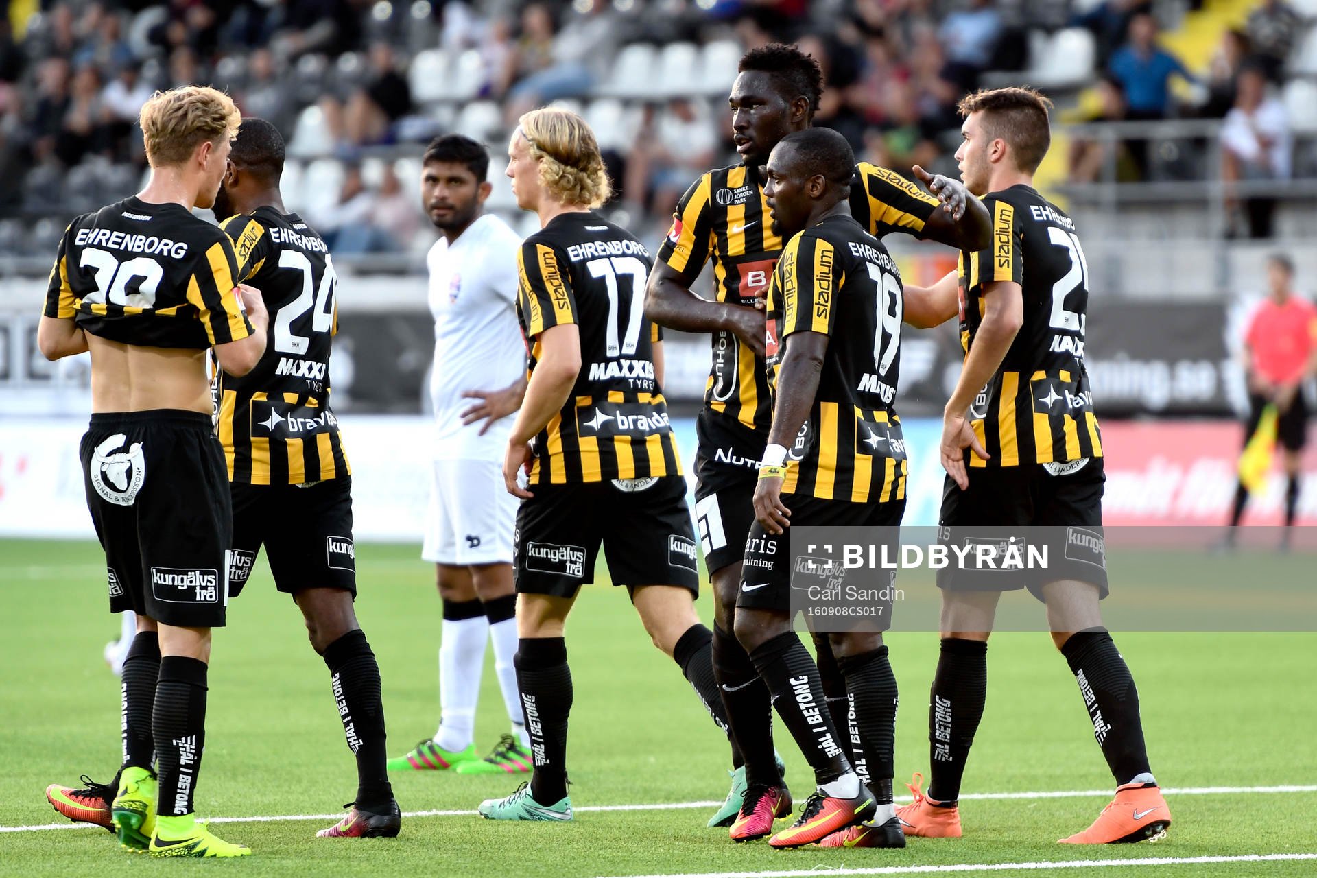 Häckens John Owoeri jublar