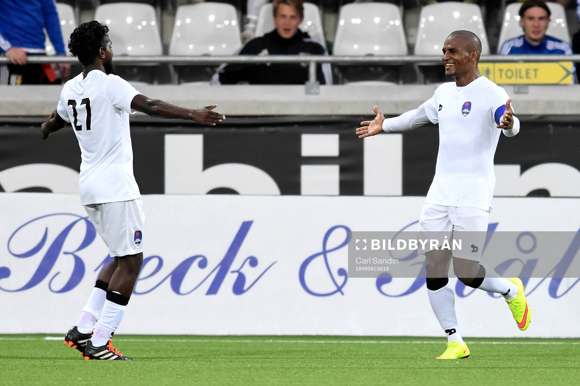 Delhi Dynamos Florent Malouda jublar