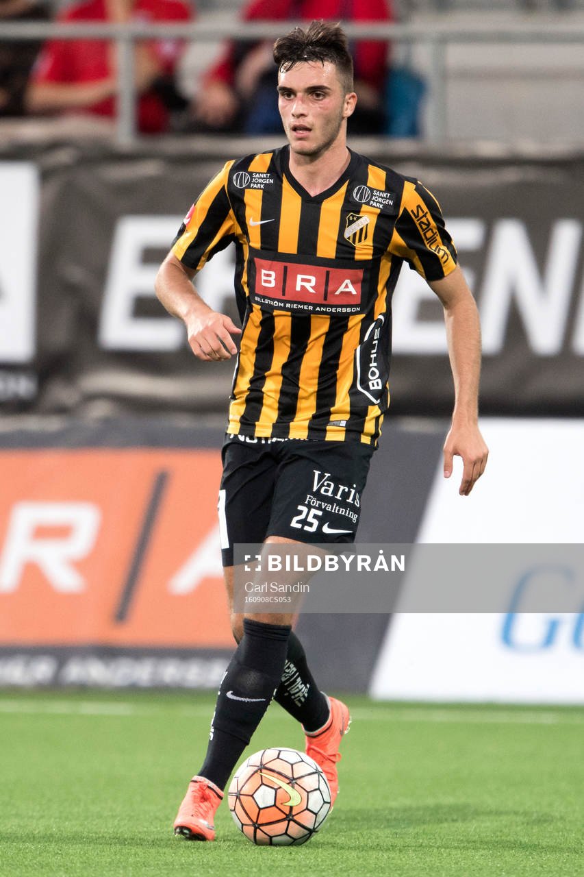 Häckens Egzon Binaku under en träningsmatch i fotboll mellan Häcken och Delhi Dynamos den 8 september 2016 i Göteborg.