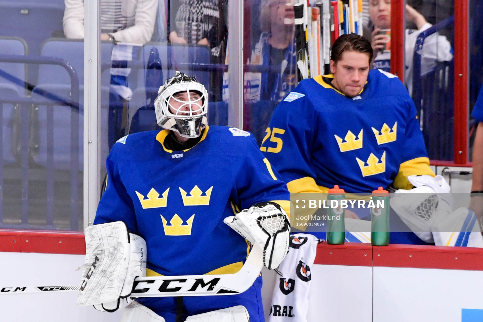 Sveriges målvakter Jhonas Enroth och Jacob Markström