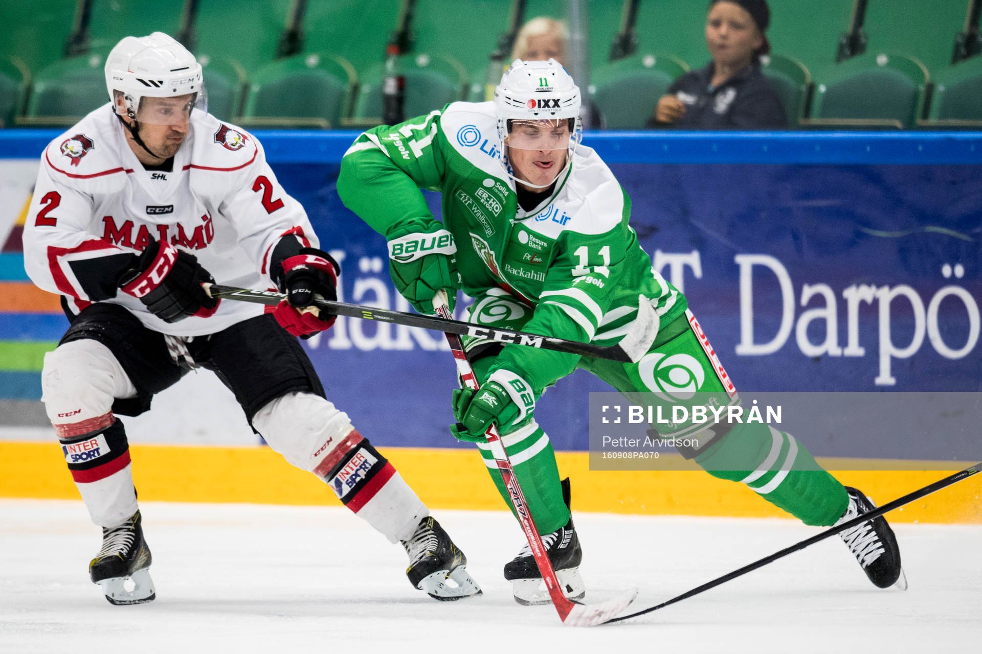 Malmö Redhawks Erik Andersson och Rögles Bryan Lerg
