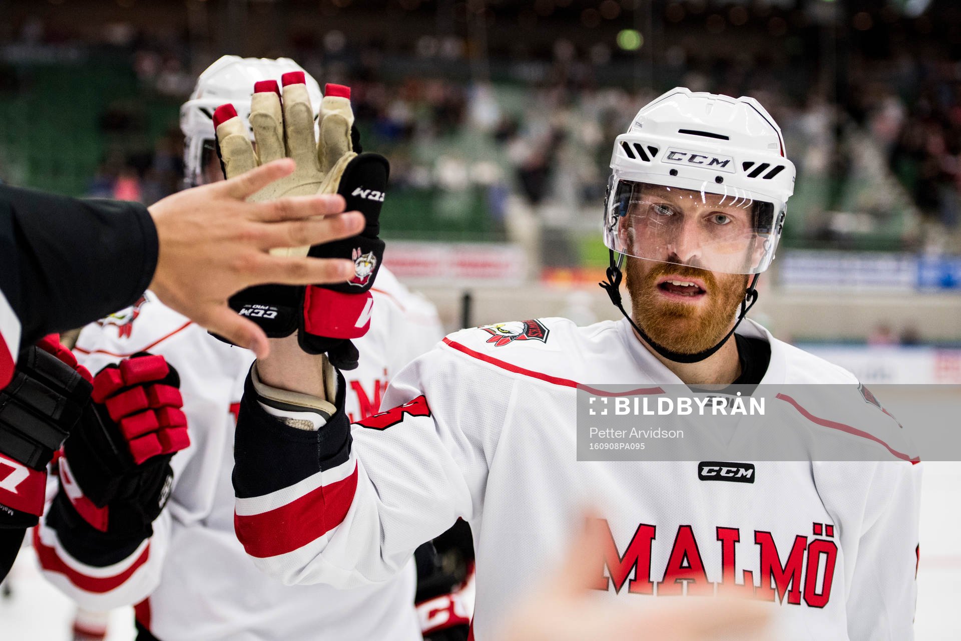 Malmö Redhawks Jens Olsson jublar